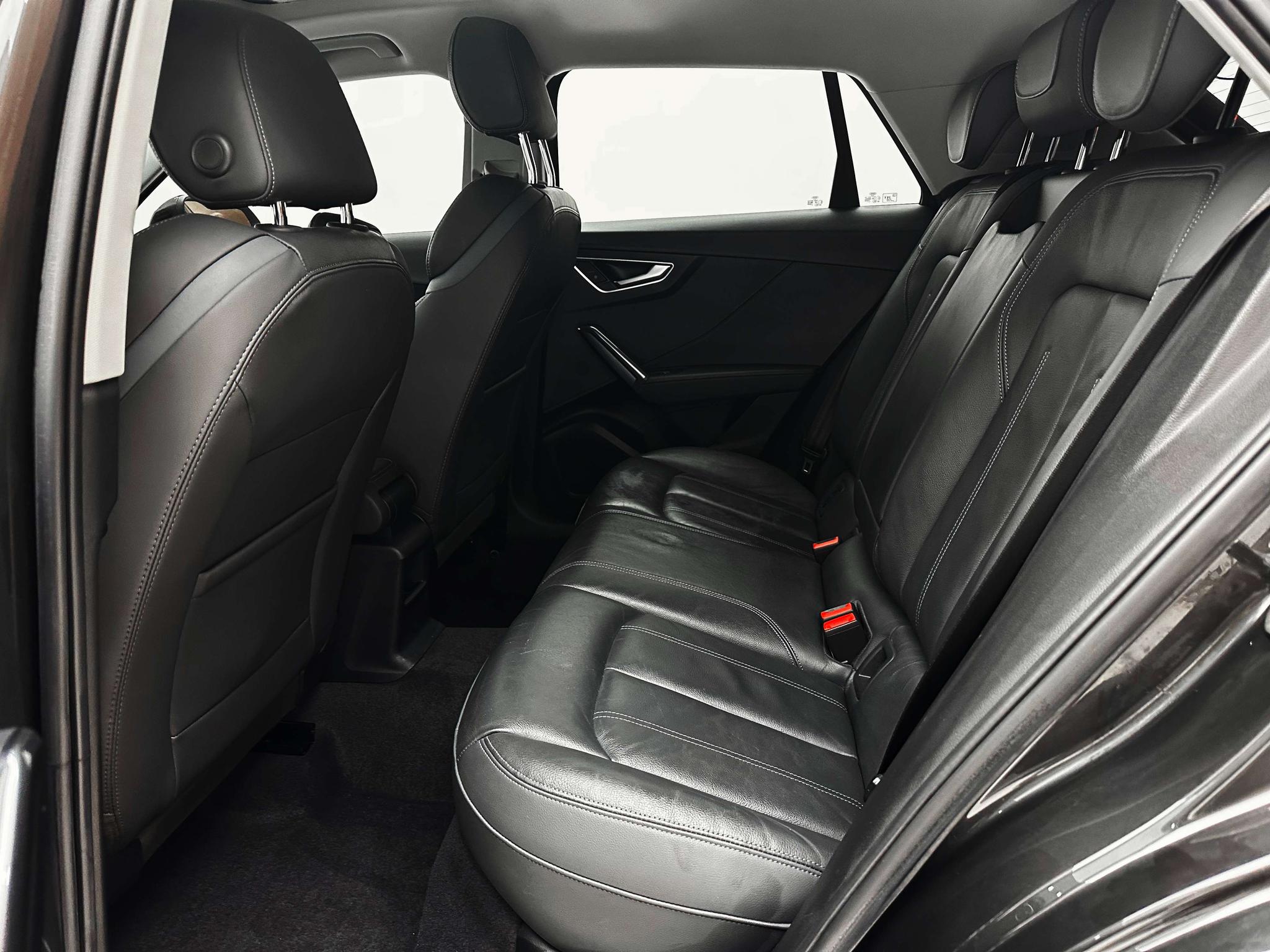 Audi Q2L 2022, фото 16