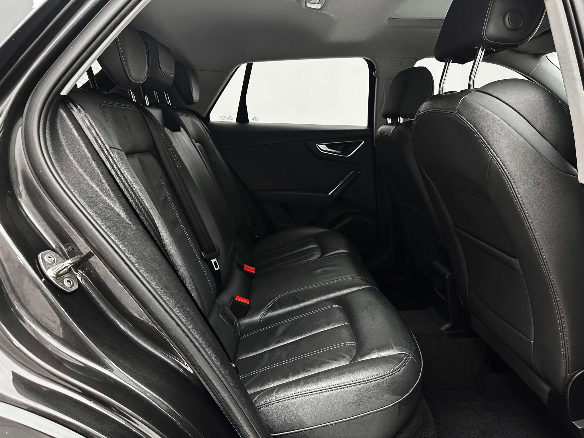 Audi Q2L 2022, фото 17