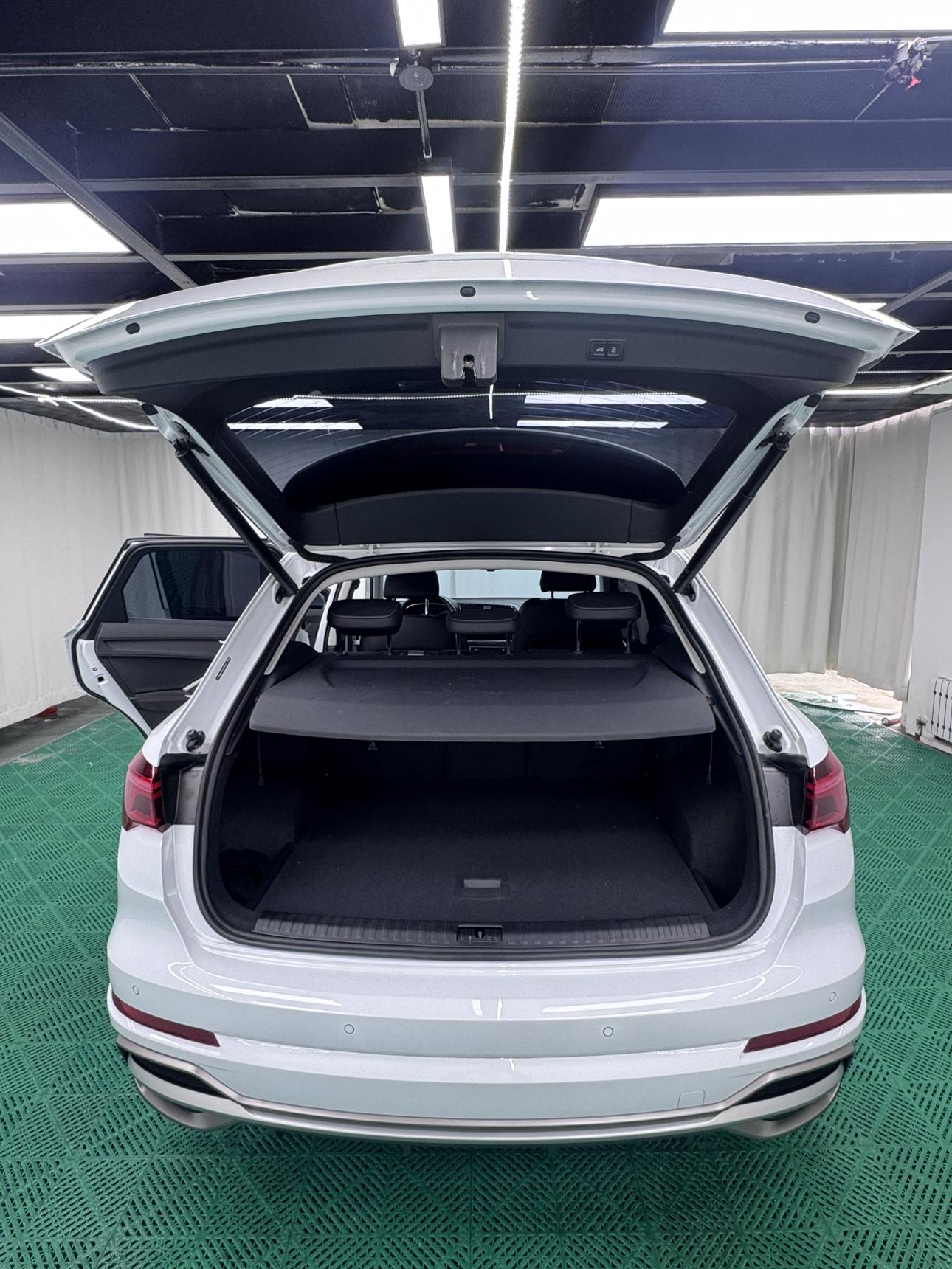 Audi Q3 2023, фото 15