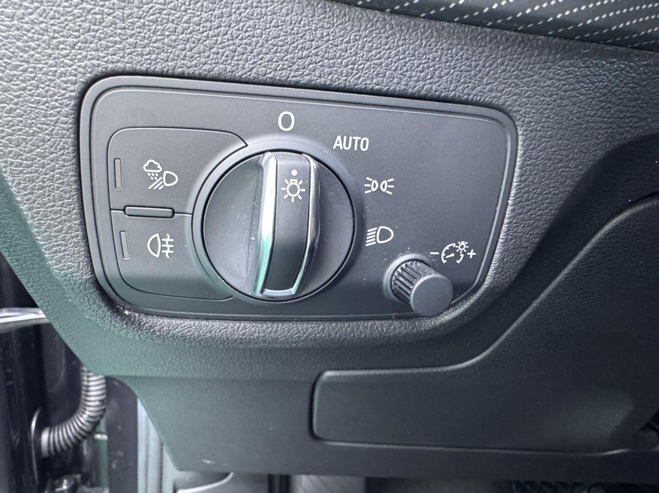 Audi Q2L 2022, фото 17