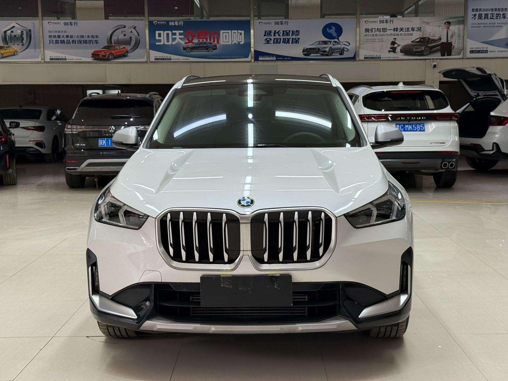 BMW X1 2023, фото 2