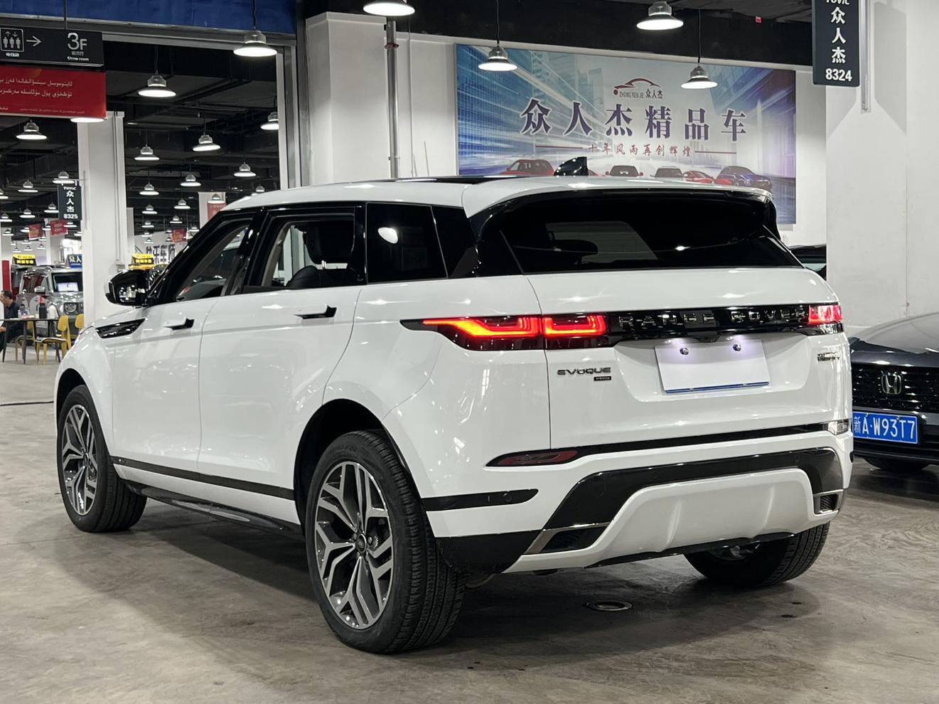 Land Rover Evoque 2021, фото 5