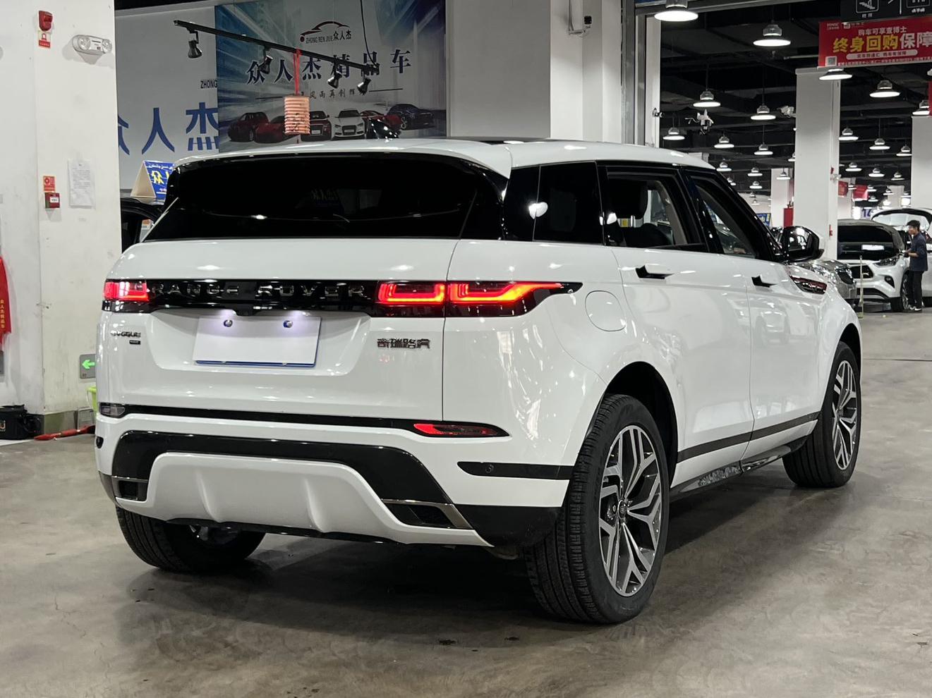 Land Rover Evoque 2021, фото 6