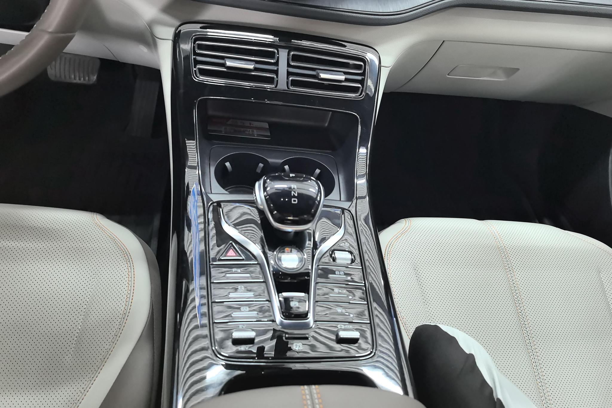 BYD Qin PLUS 2023, фото 16