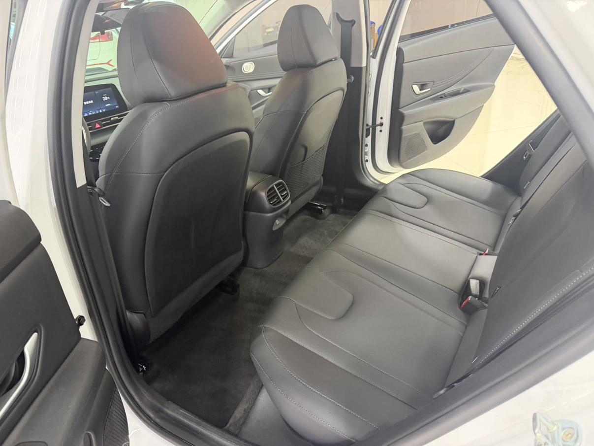 Hyundai Elantra 2022, фото 15