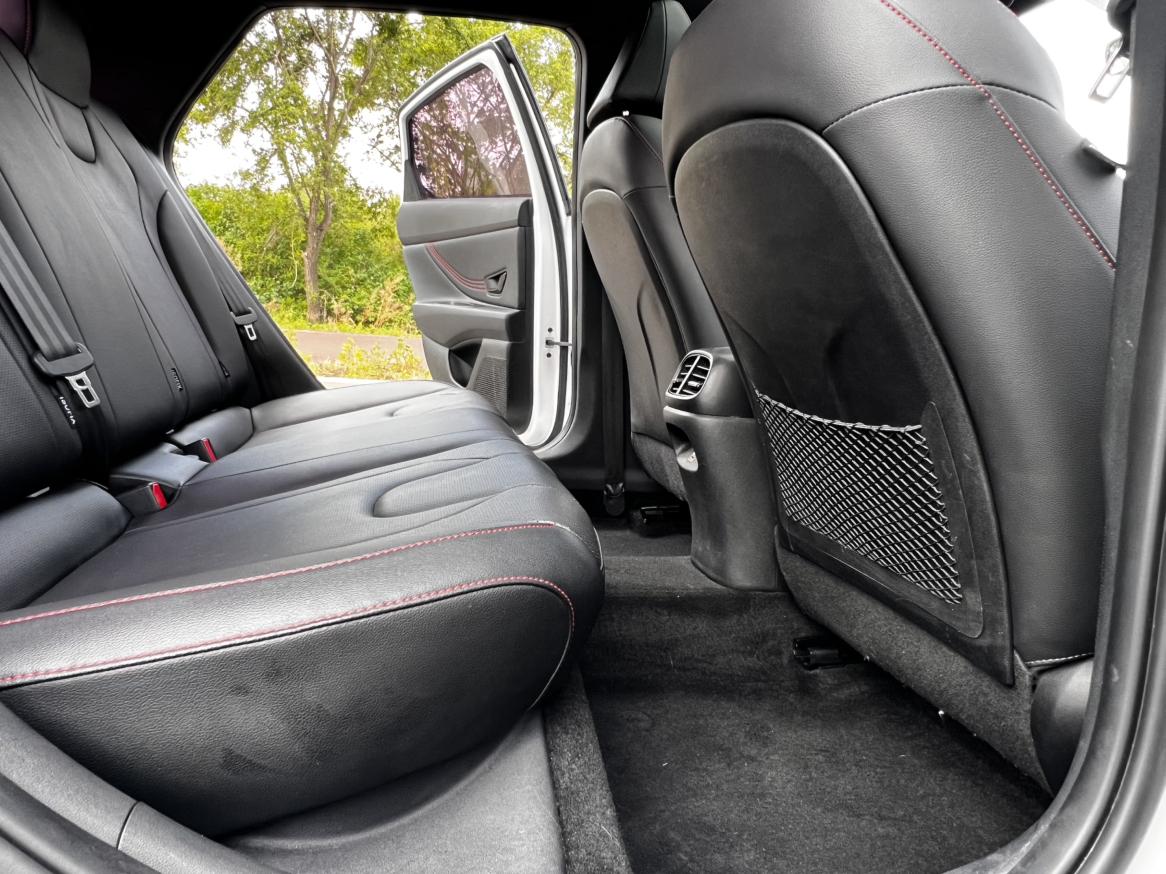 Hyundai Elantra 2022, фото 17