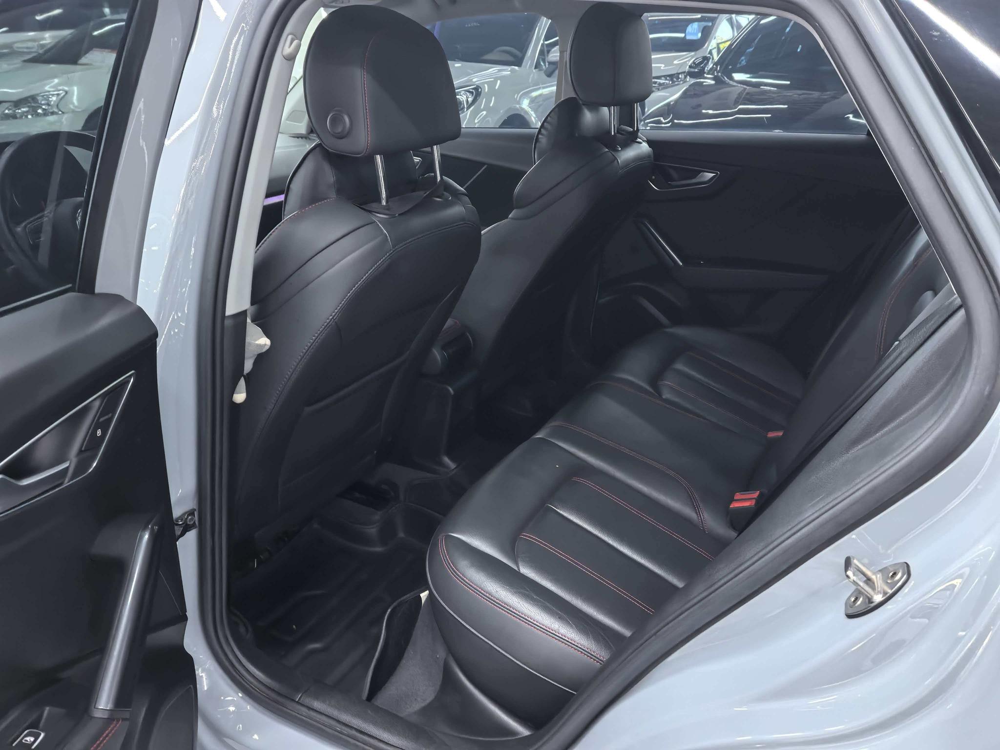 Audi Q2L 2022, фото 7