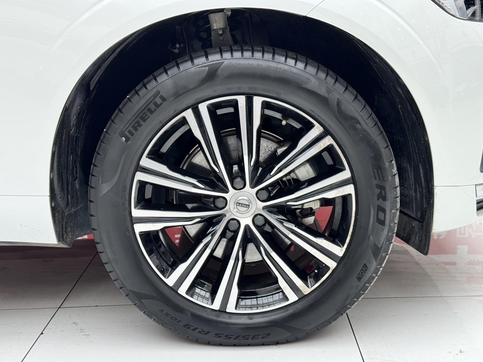 Volvo XC60 2022, фото 9