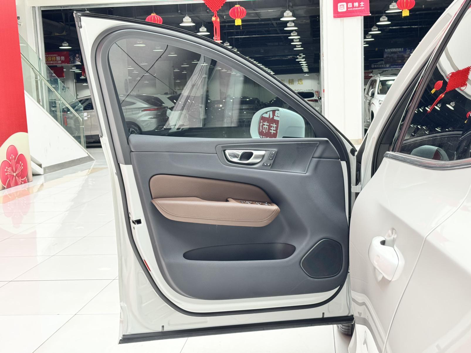 Volvo XC60 2022, фото 13