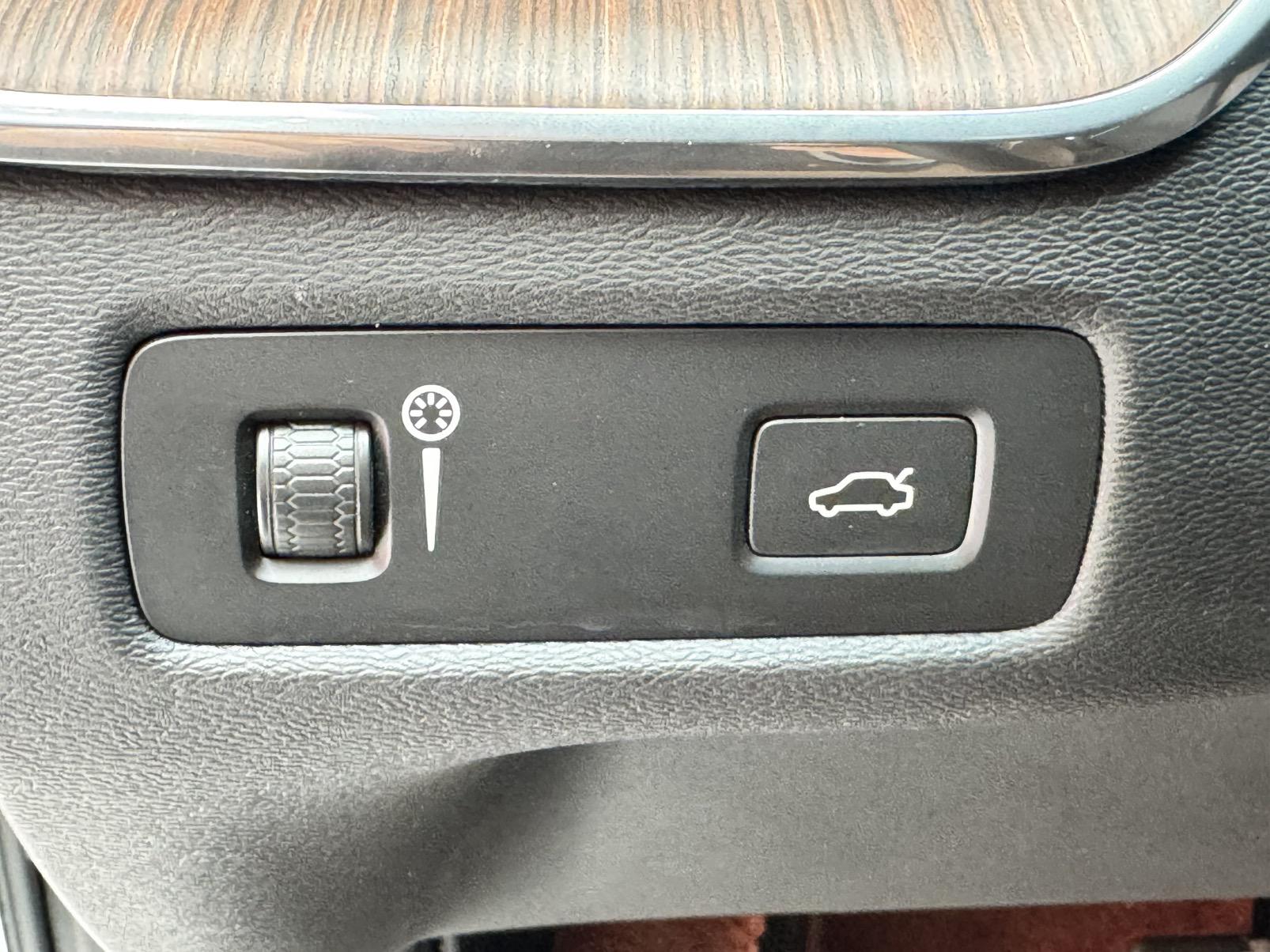 Volvo XC60 2022, фото 17