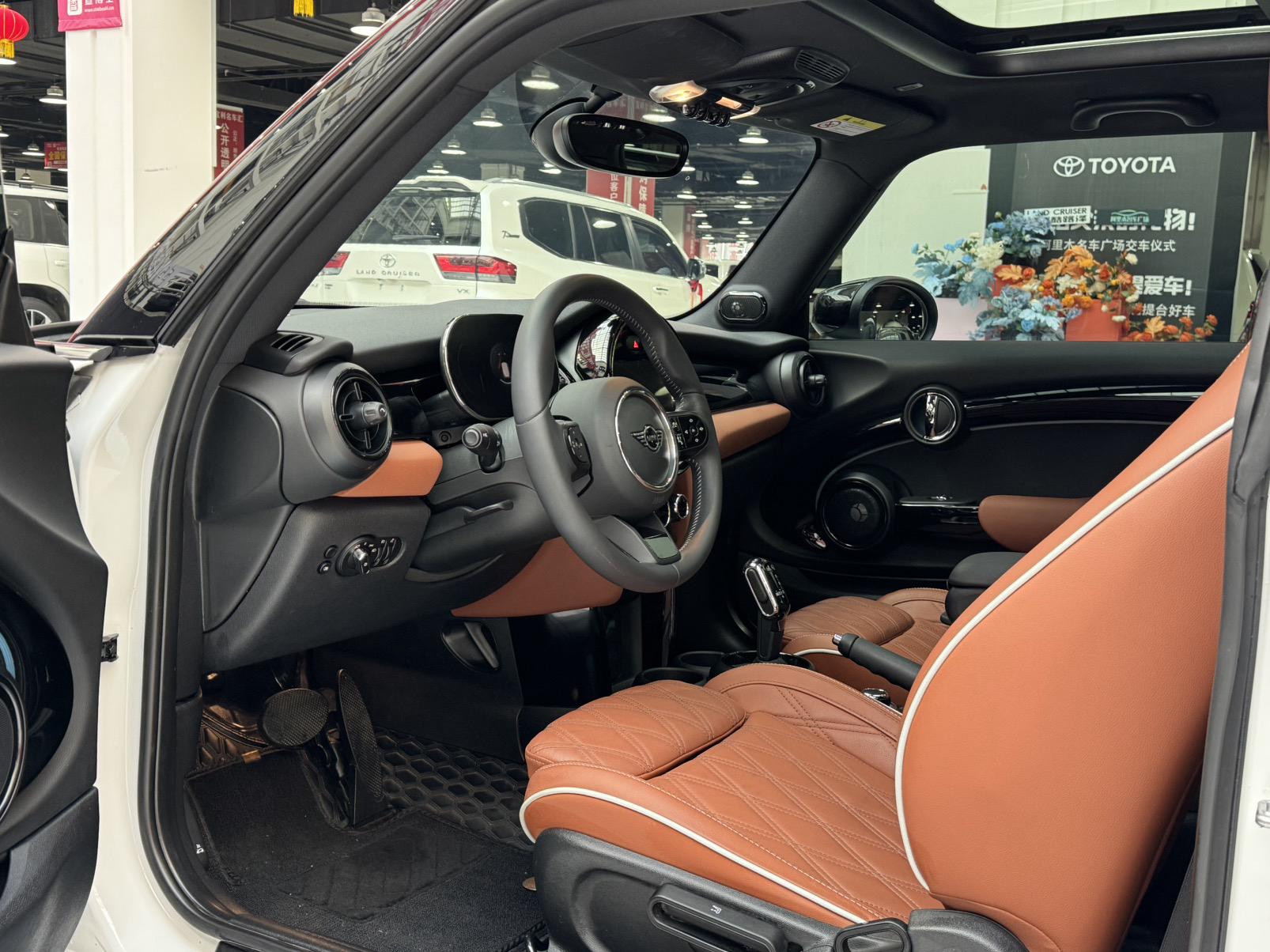 MINI Cooper 2023, фото 11