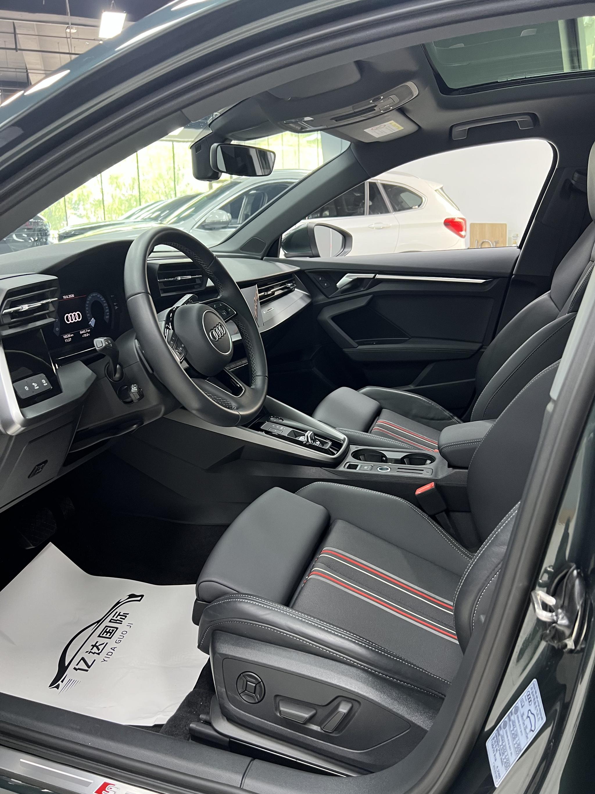 Audi A3 2023, фото 16