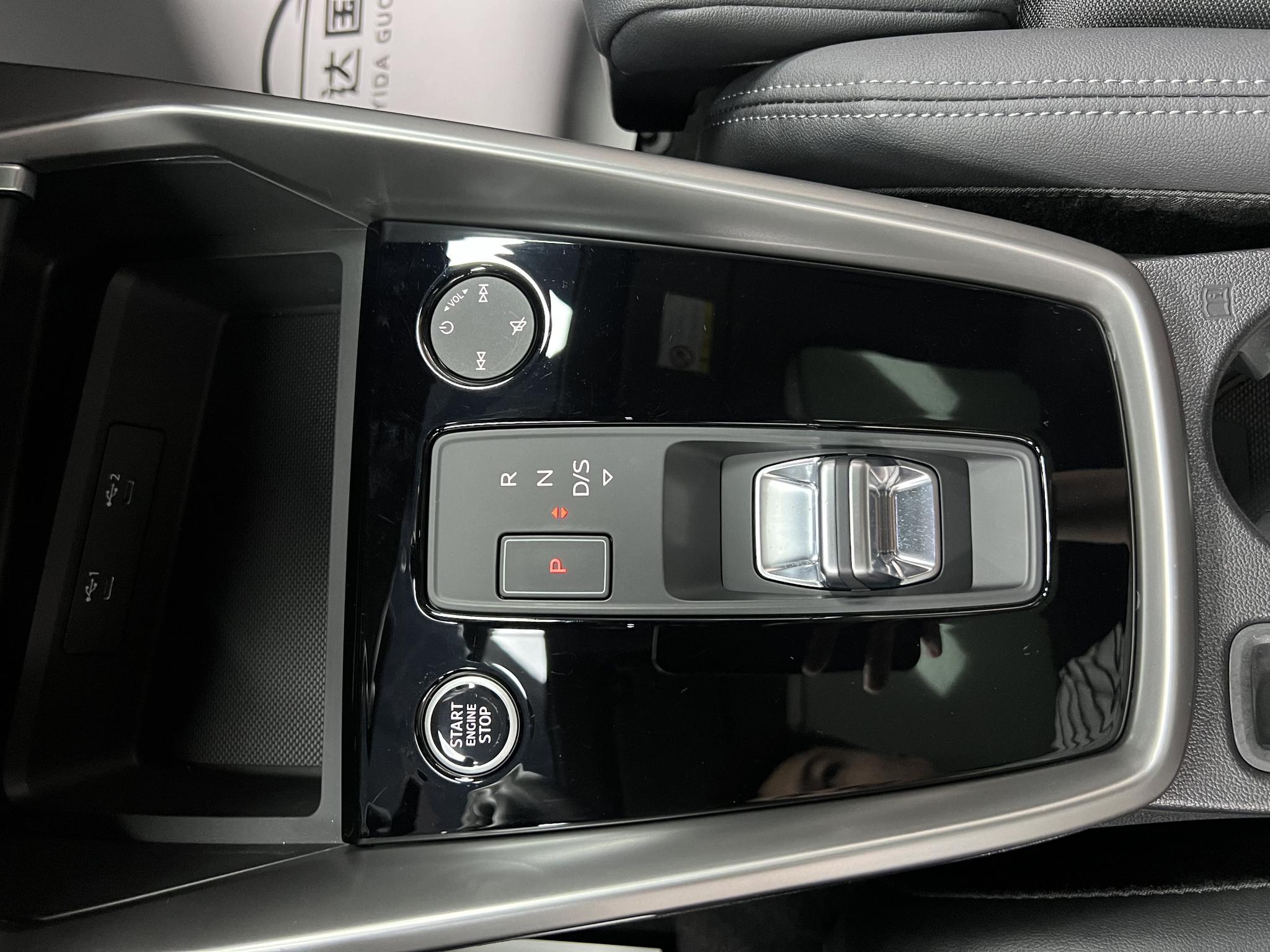 Audi A3 2023, фото 17