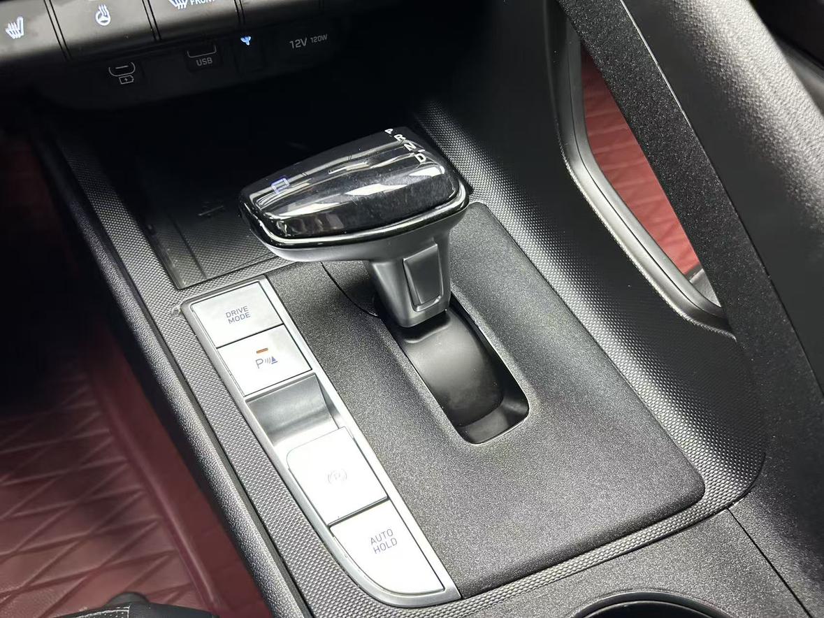 Hyundai Elantra 2023, фото 14