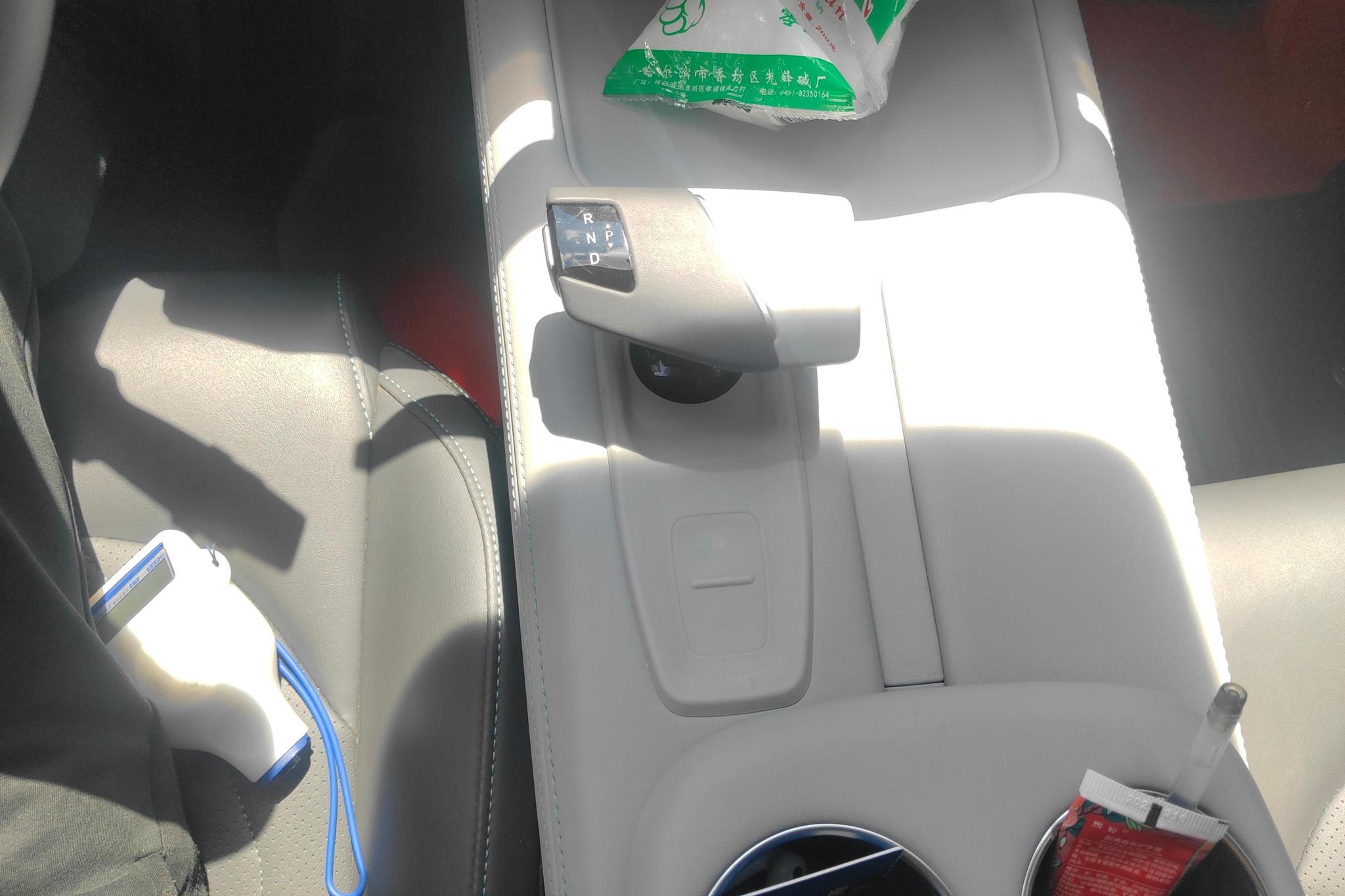 Changan UNI-Z PHEV 2024, фото 16