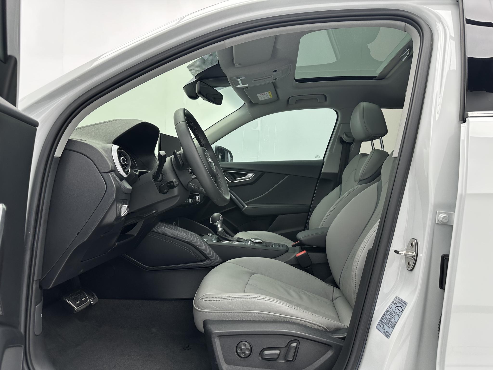 Audi Q2L 2022, фото 5