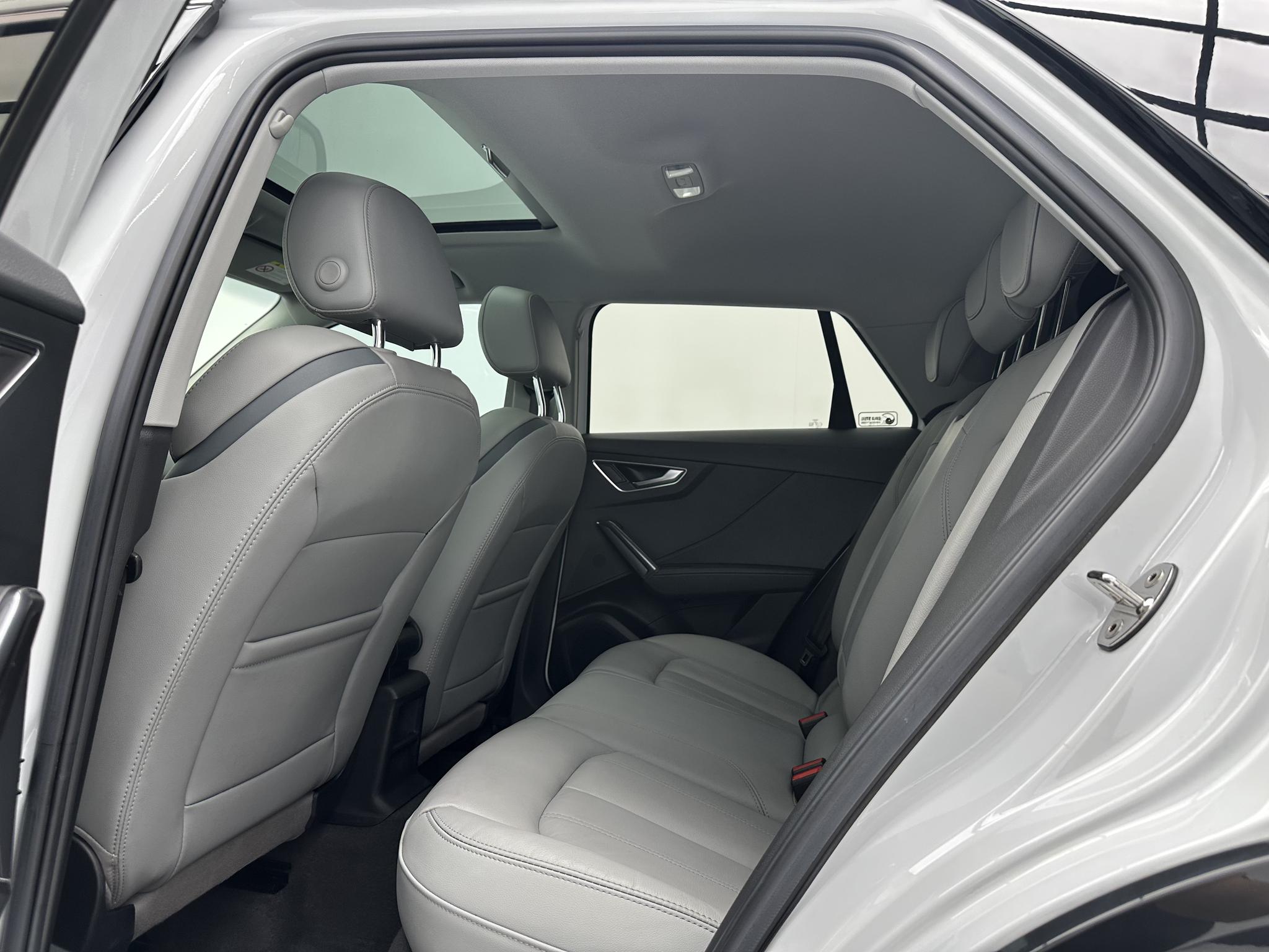 Audi Q2L 2022, фото 6