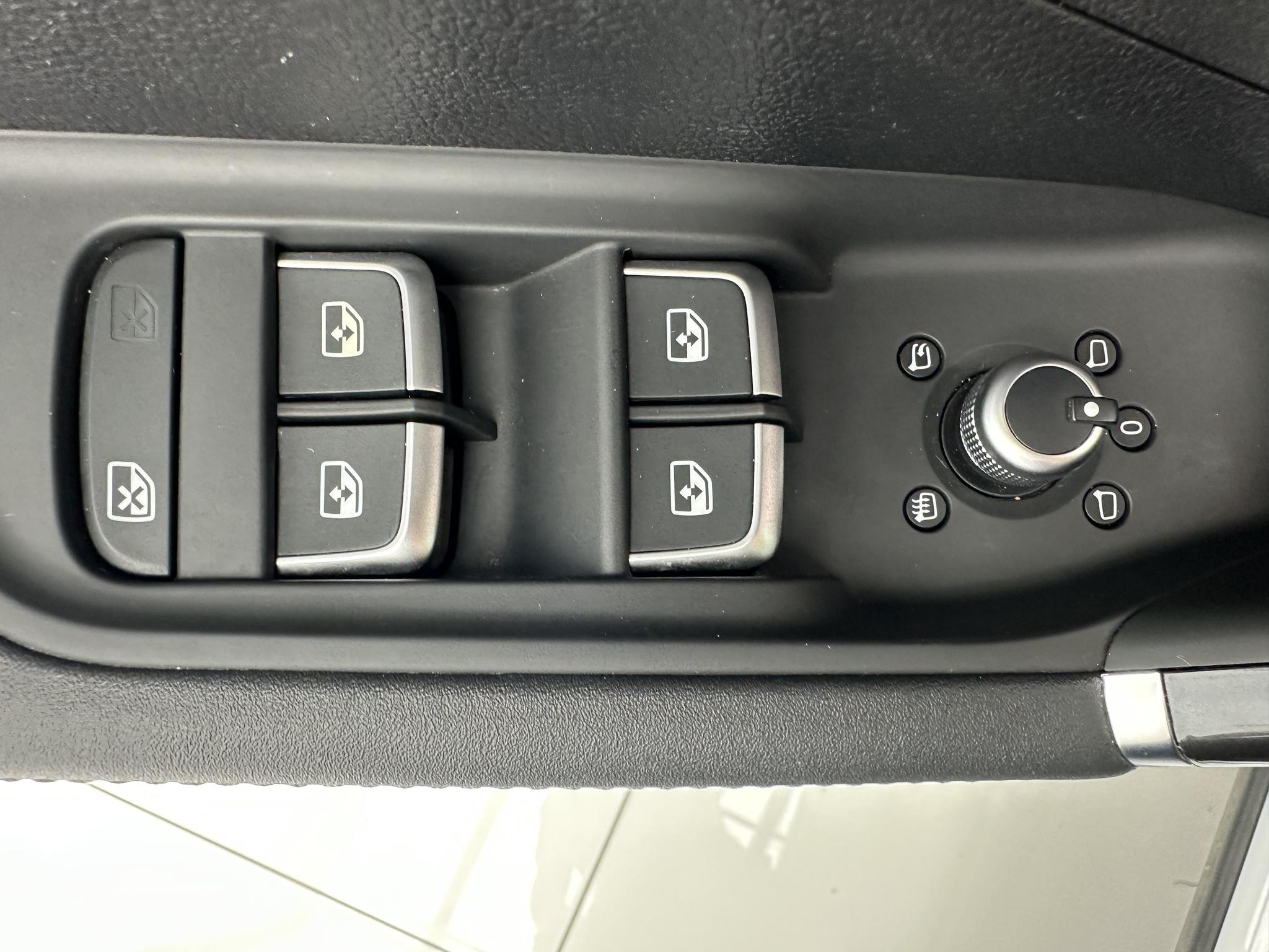 Audi Q2L 2022, фото 12