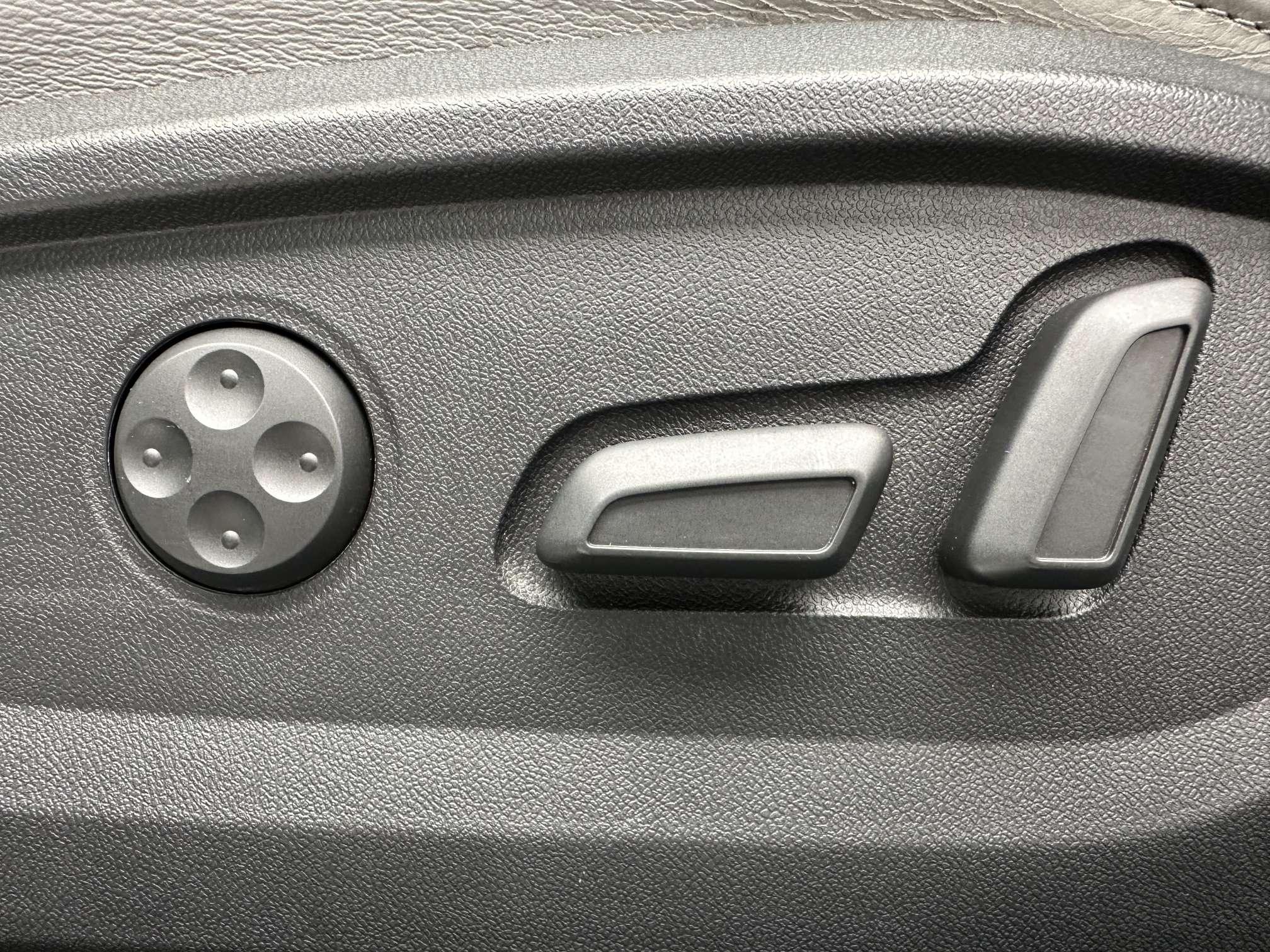 Audi Q2L 2022, фото 13