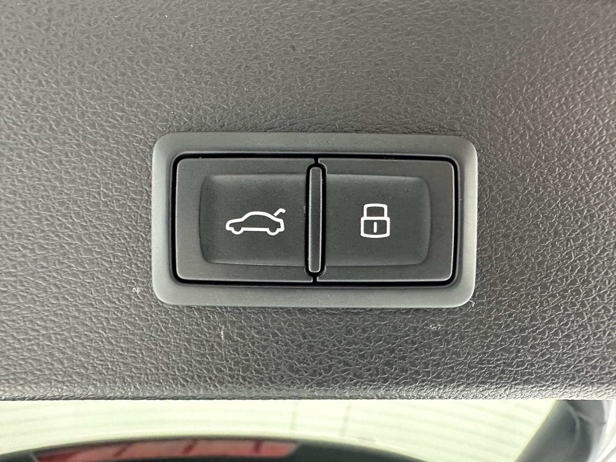 Audi Q2L 2022, фото 17