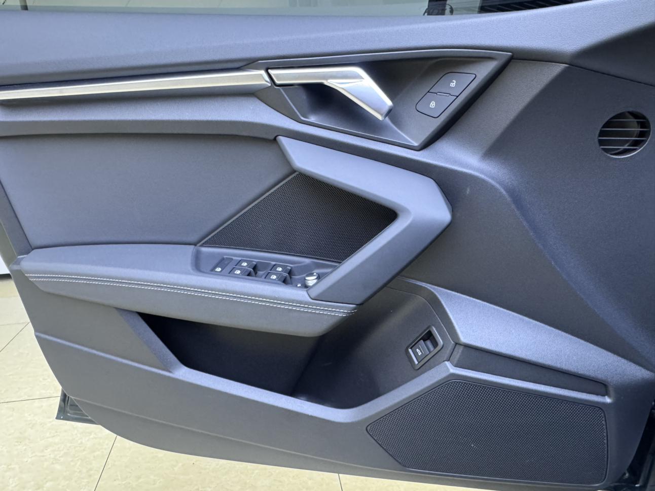 Audi A3 2021, фото 17