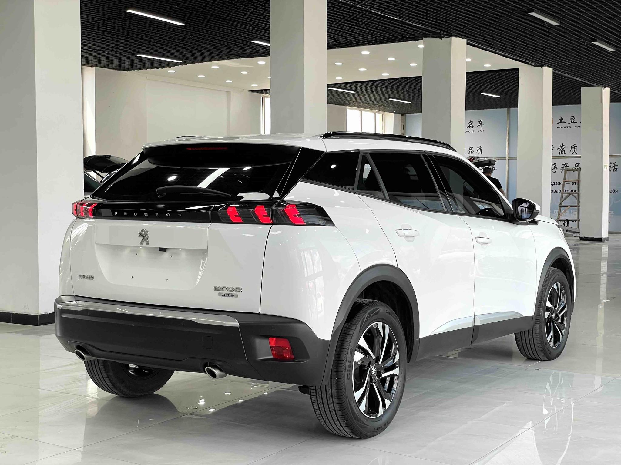 Peugeot 2008 2022, фото 4