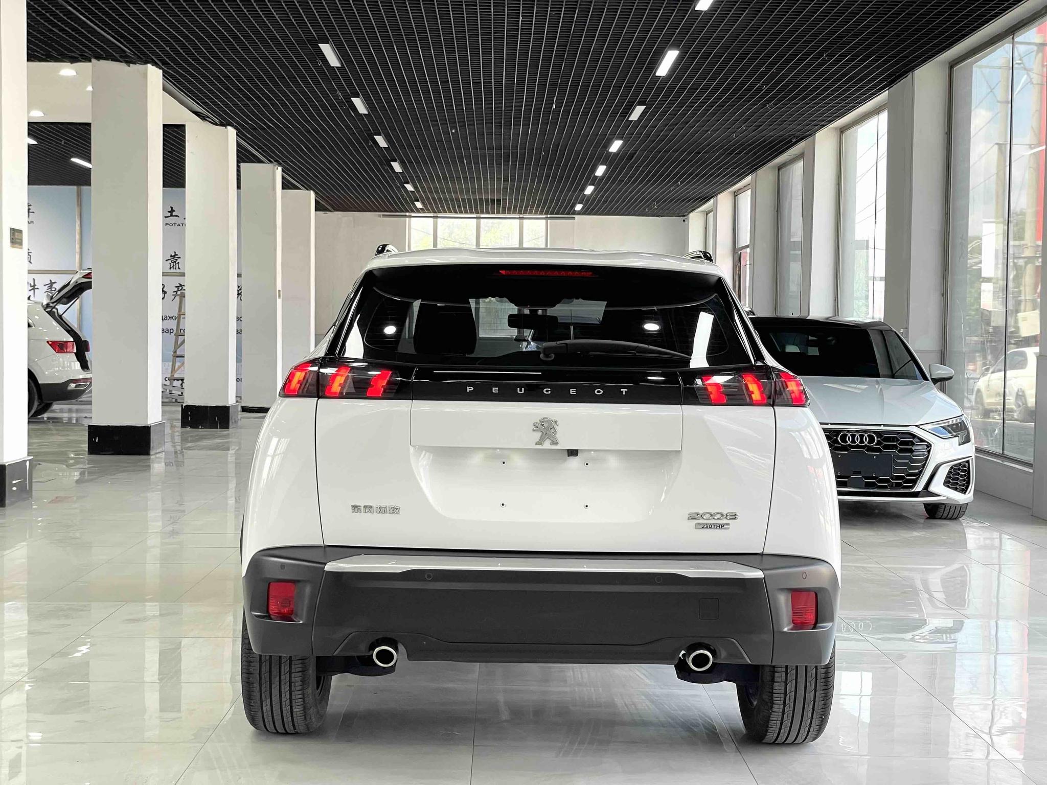 Peugeot 2008 2022, фото 5