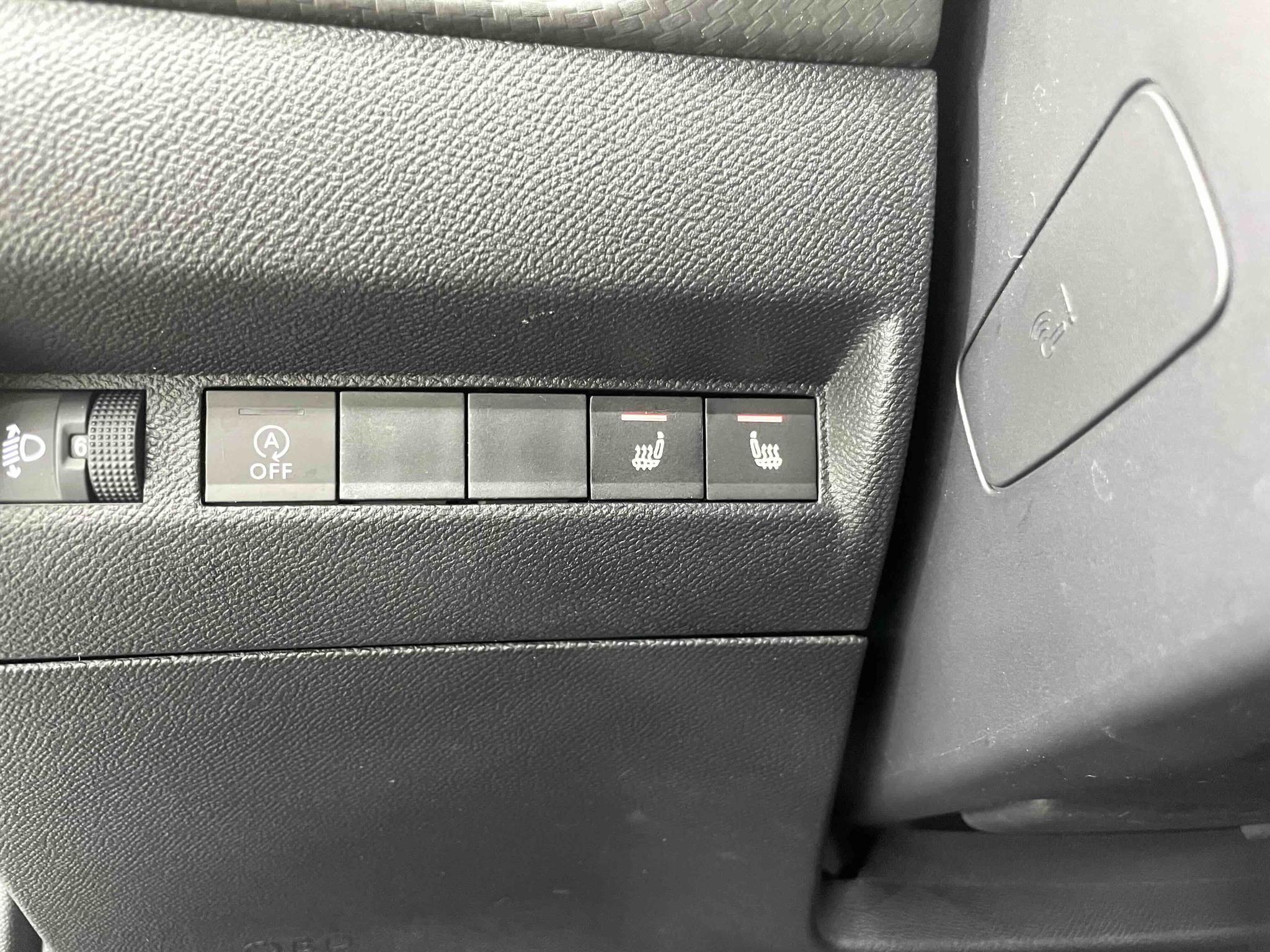 Peugeot 2008 2022, фото 12