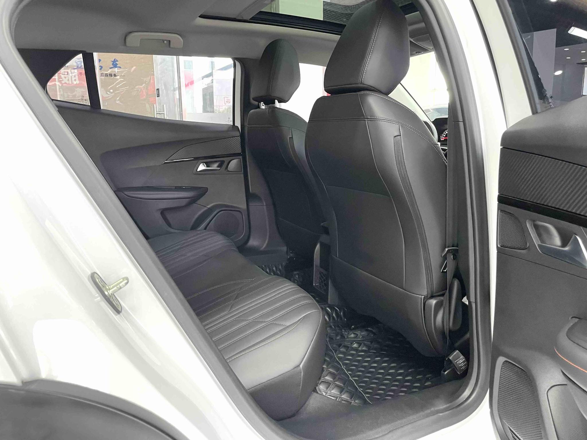 Peugeot 2008 2022, фото 13