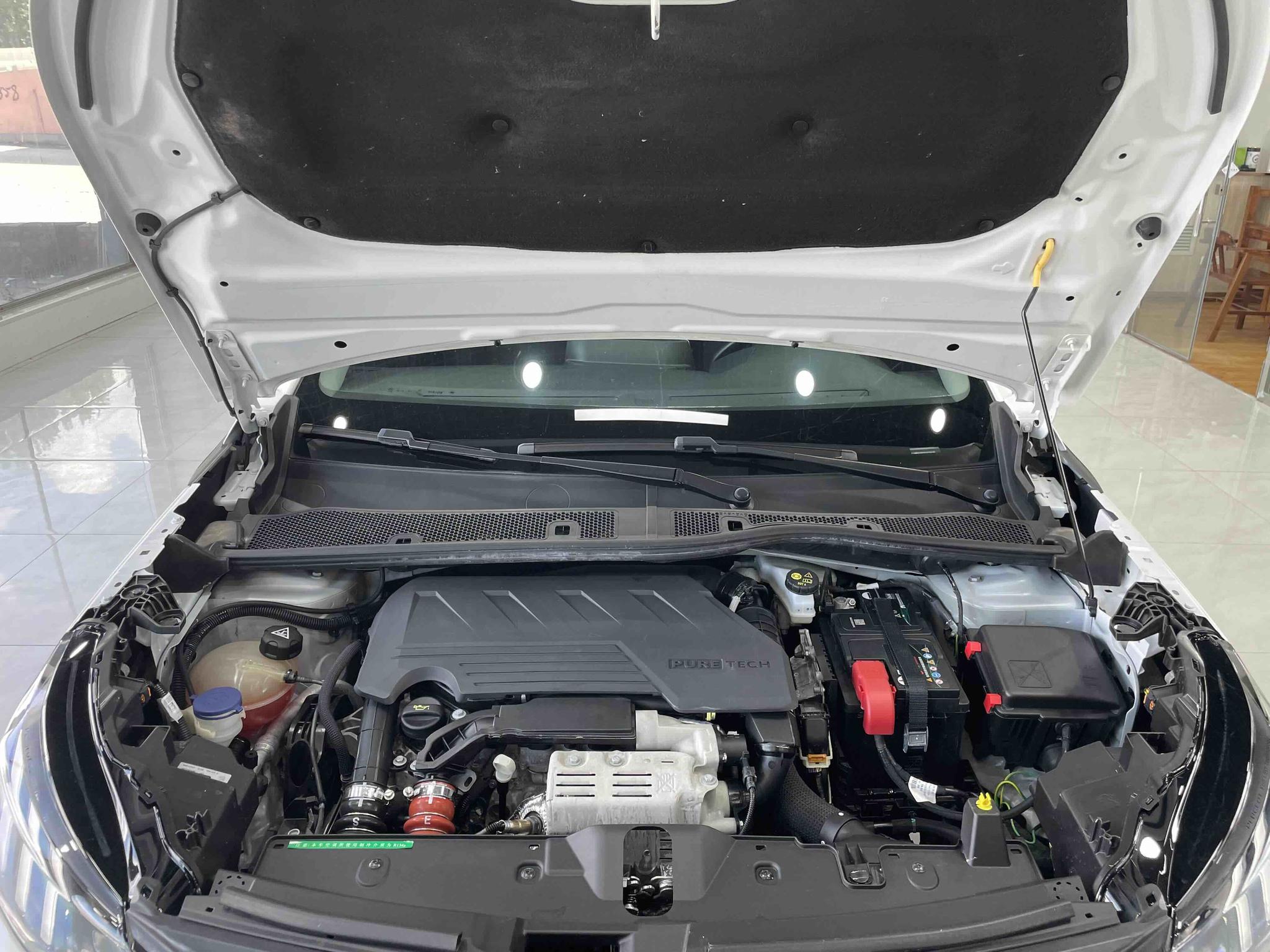 Peugeot 2008 2022, фото 16
