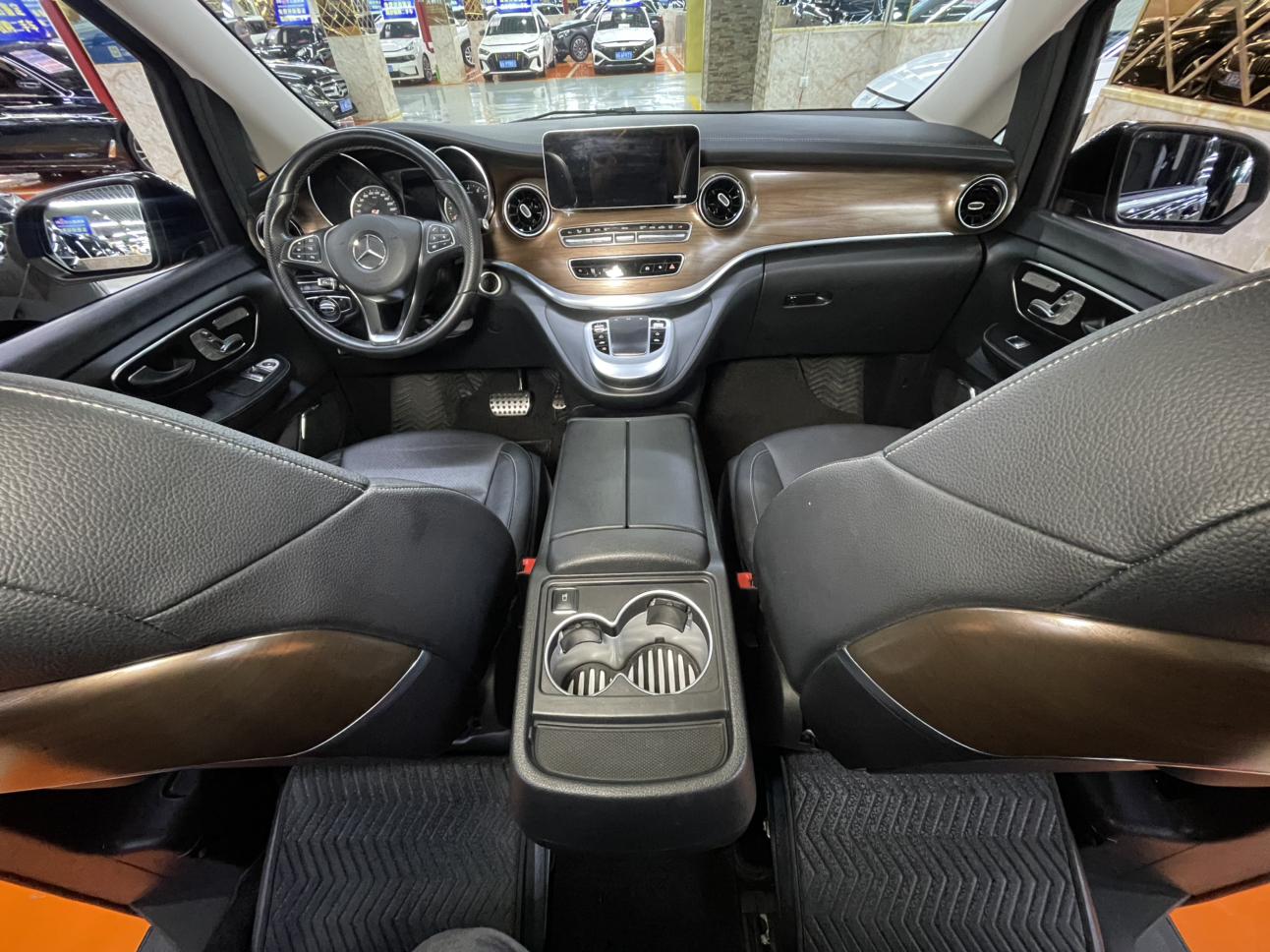 Mercedes-Benz V-Class 2021, фото 14
