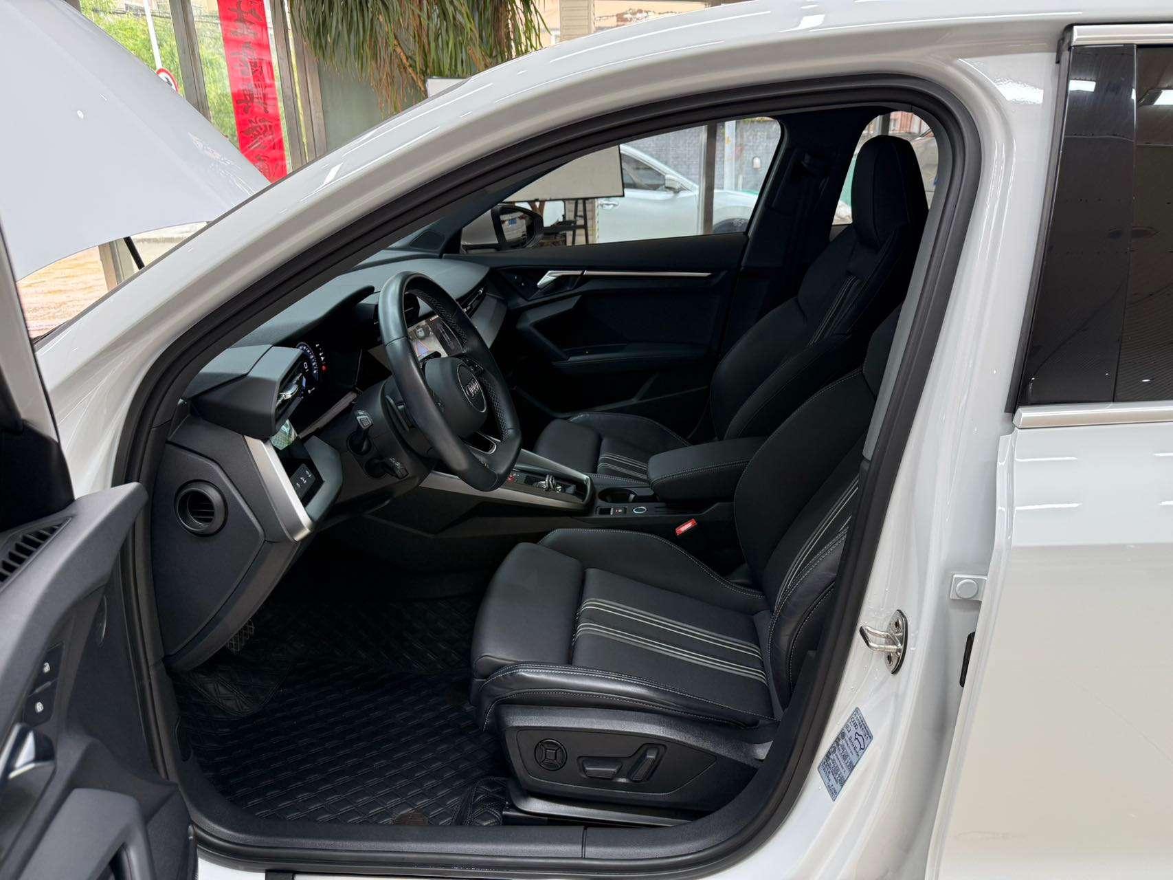 Audi A3 2023, фото 16