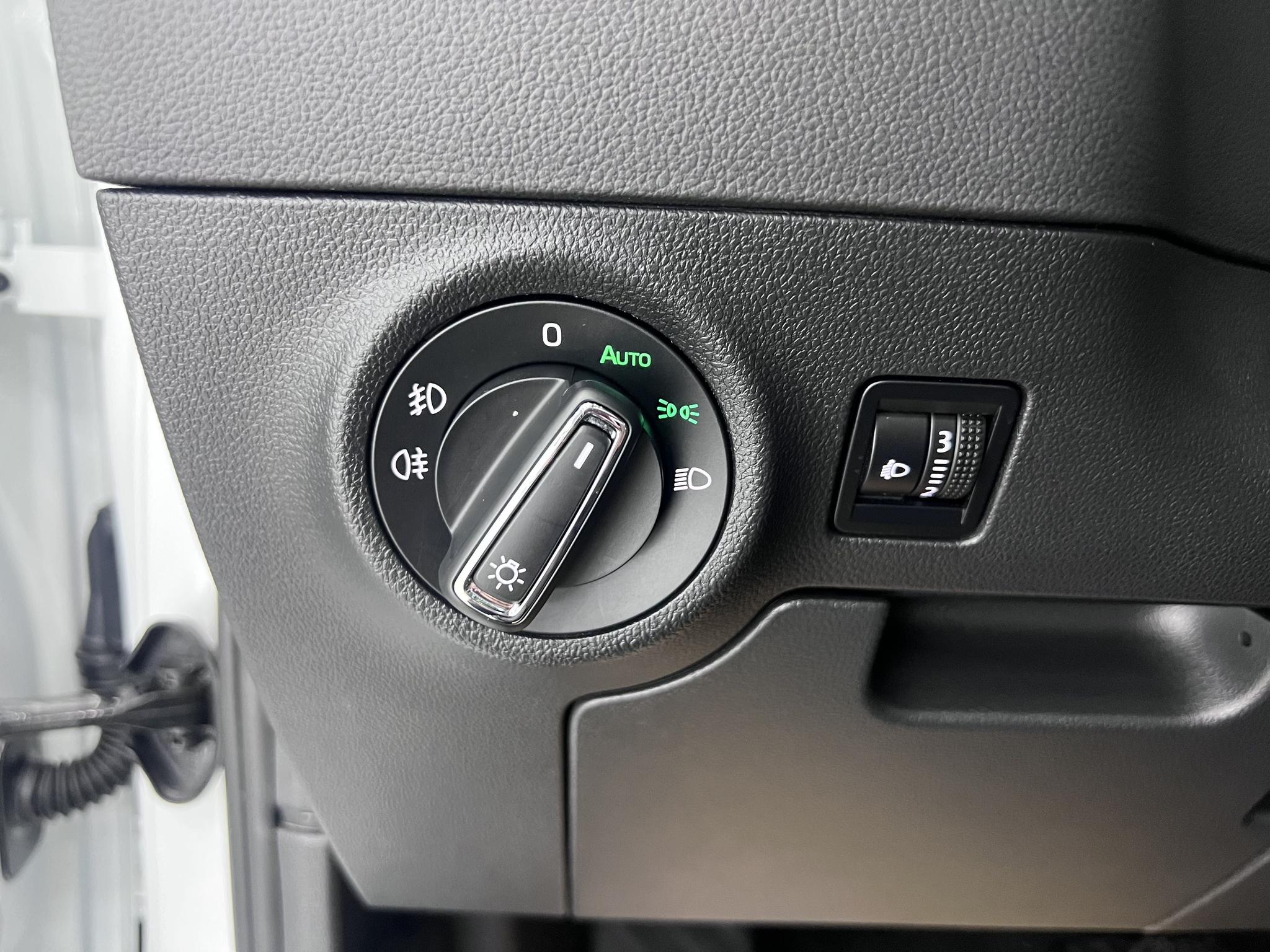 Skoda Karoq 2023, фото 9