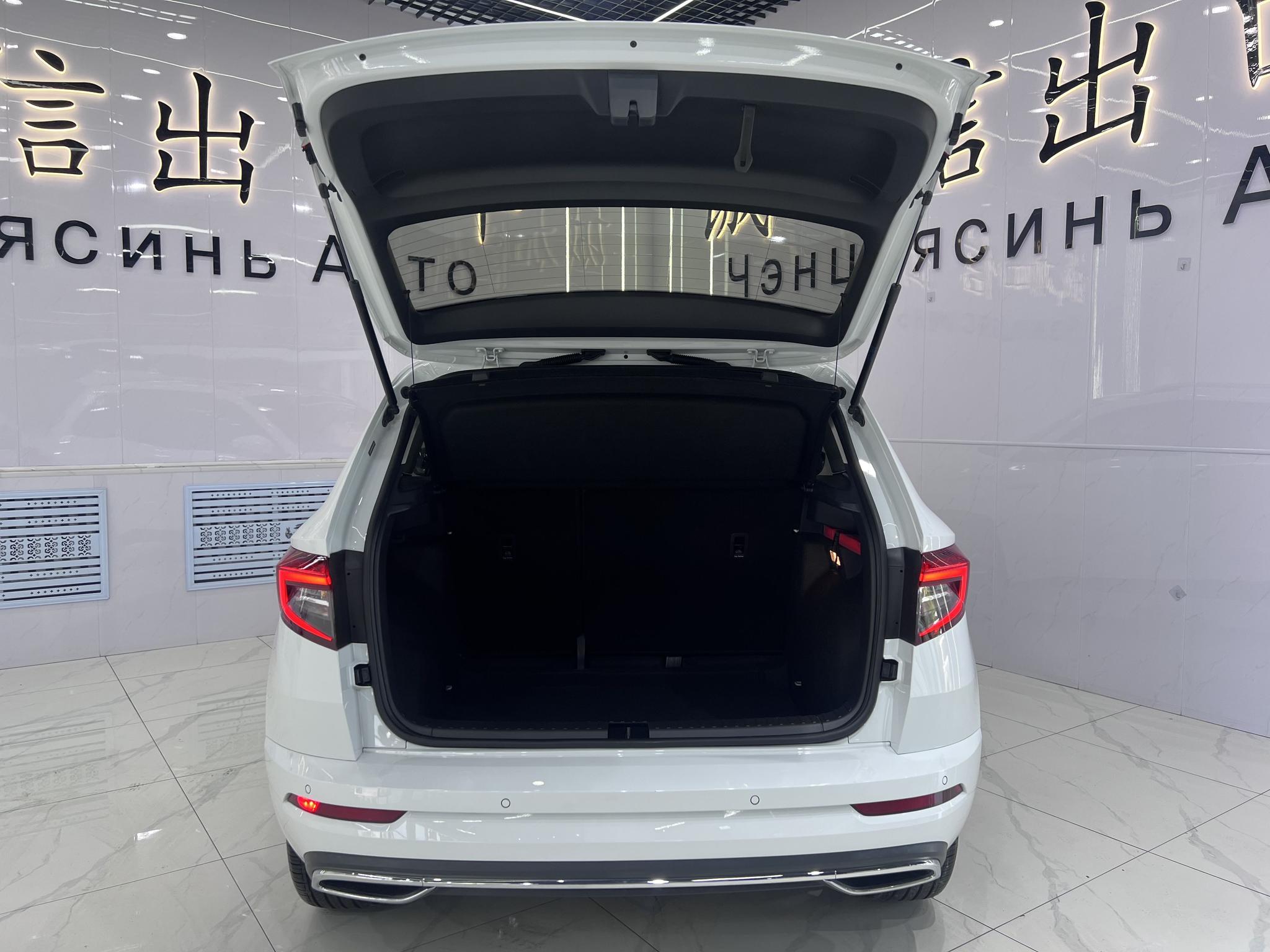 Skoda Karoq 2023, фото 16