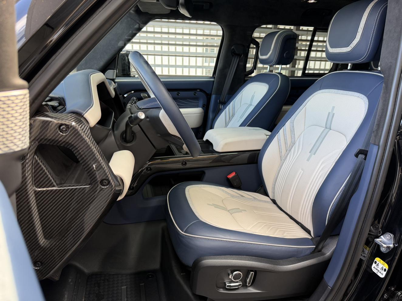 Land Rover Defender 2023, фото 15