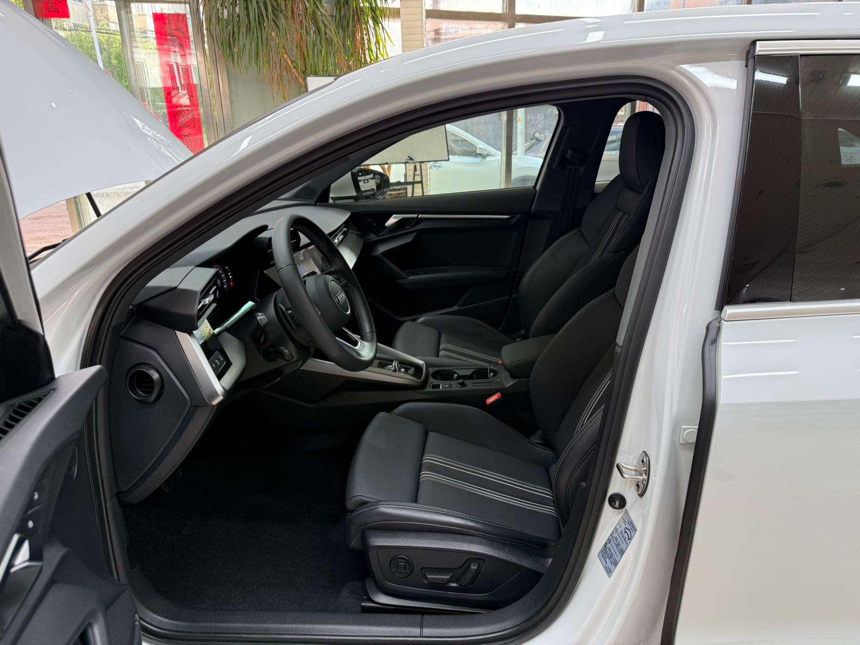 Audi A3 2023, фото 16