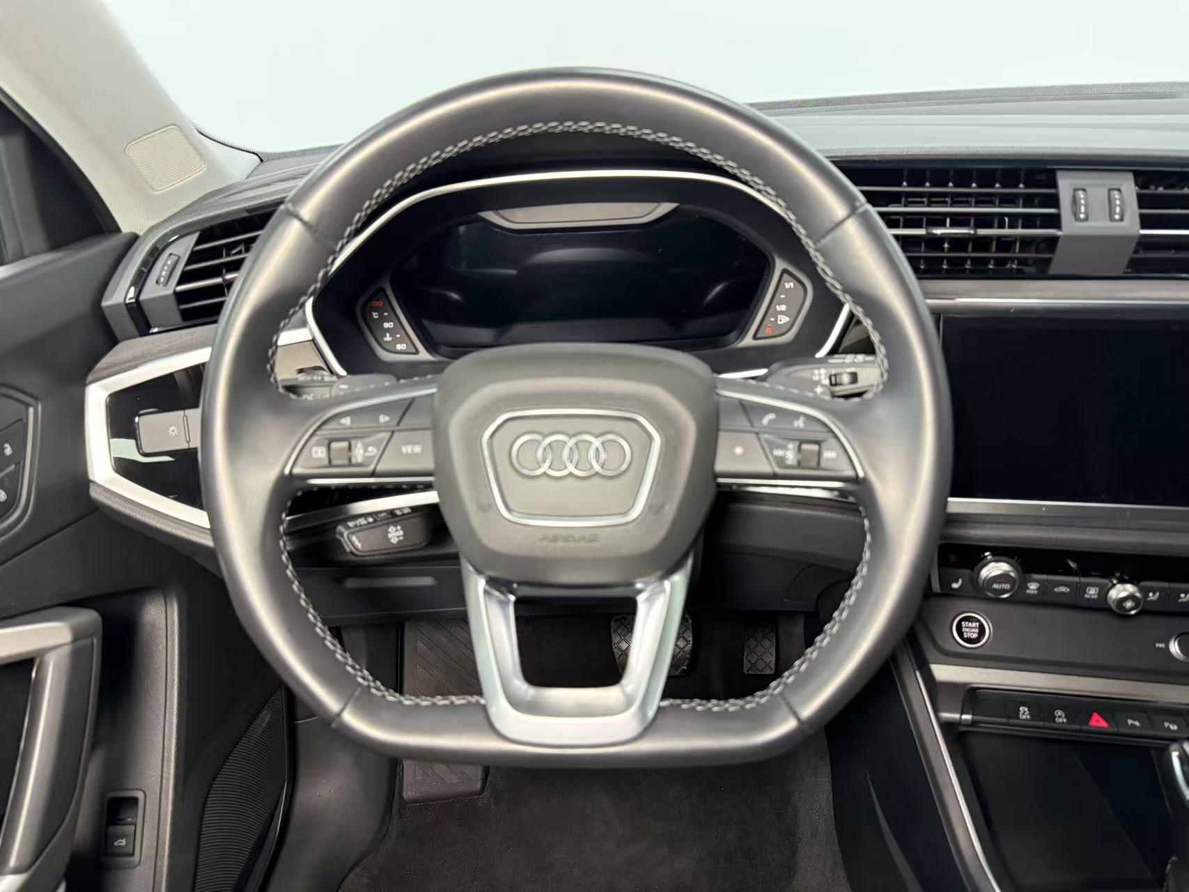 Audi Q3 2023, фото 13