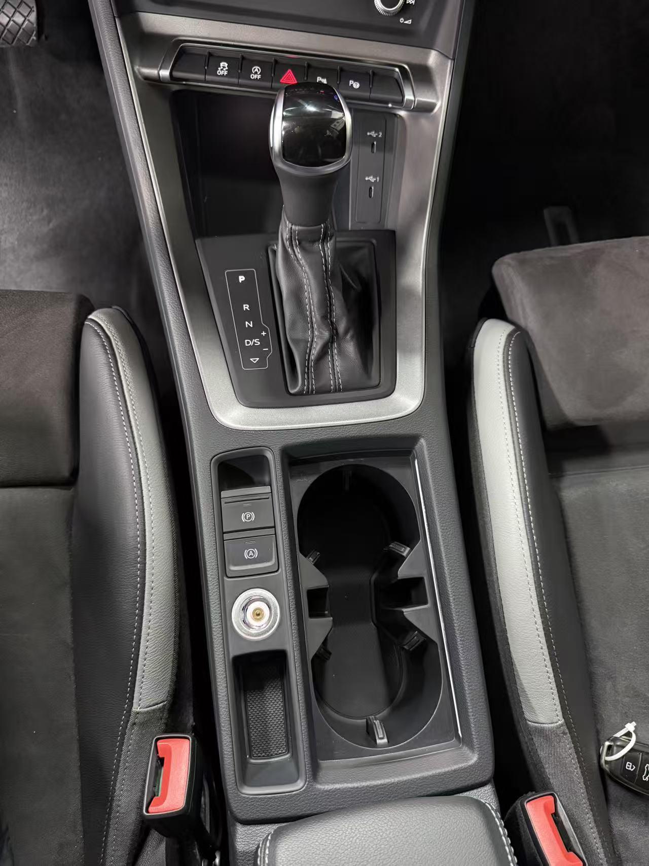 Audi Q3 2023, фото 16