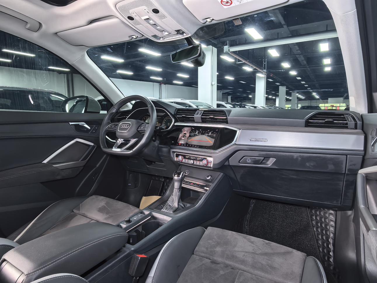 Audi Q3 2023, фото 14
