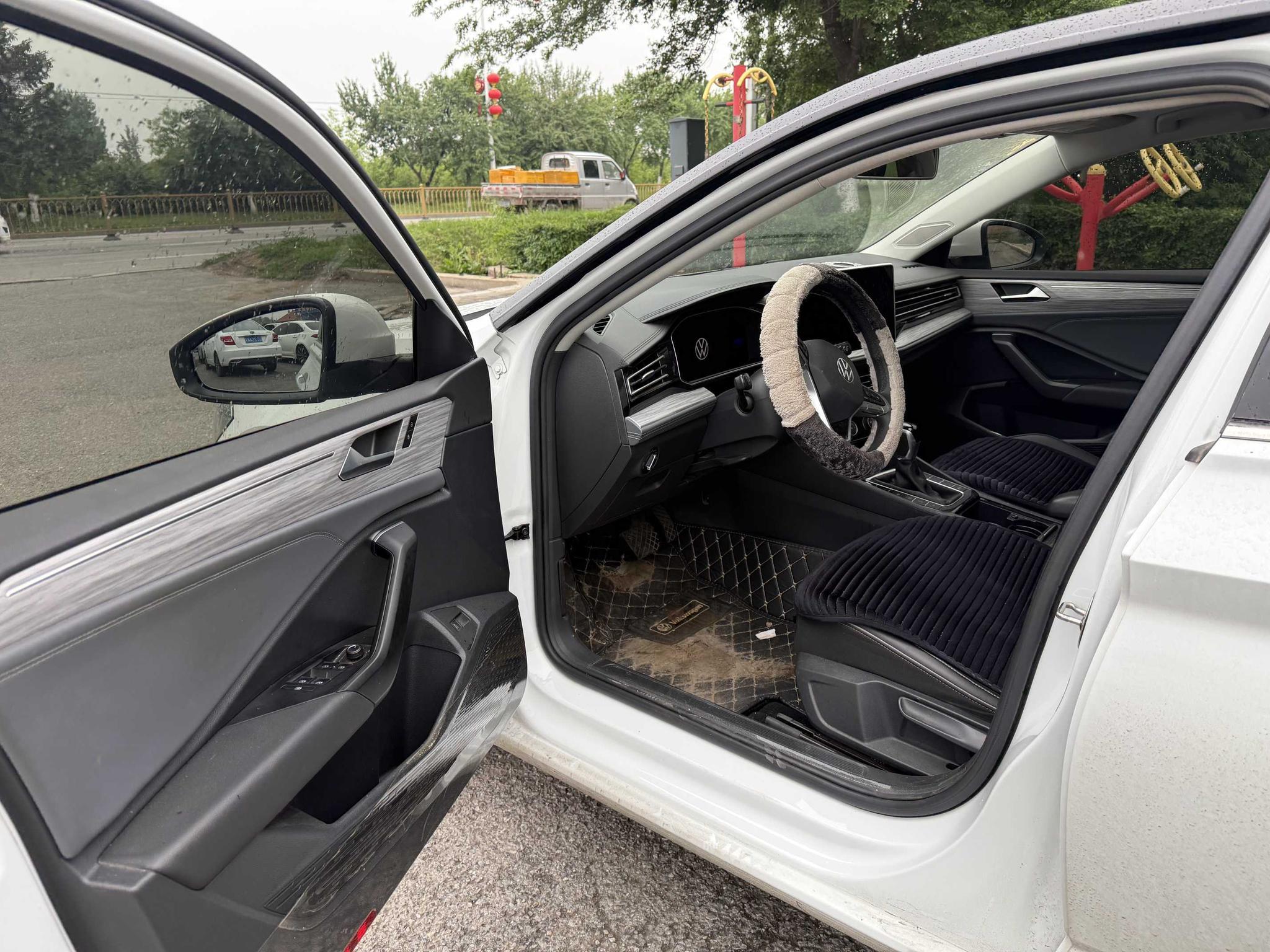 Volkswagen Jetta 2023, фото 6