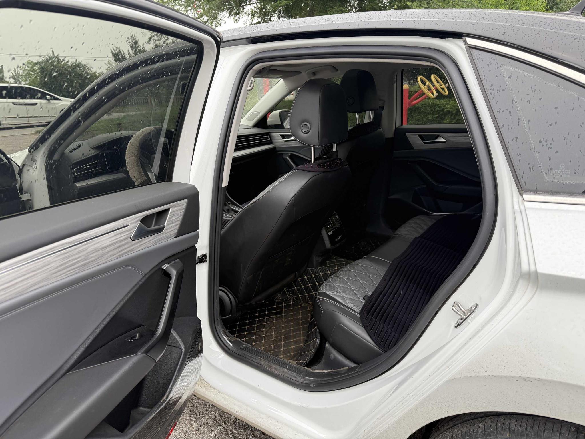 Volkswagen Jetta 2023, фото 7