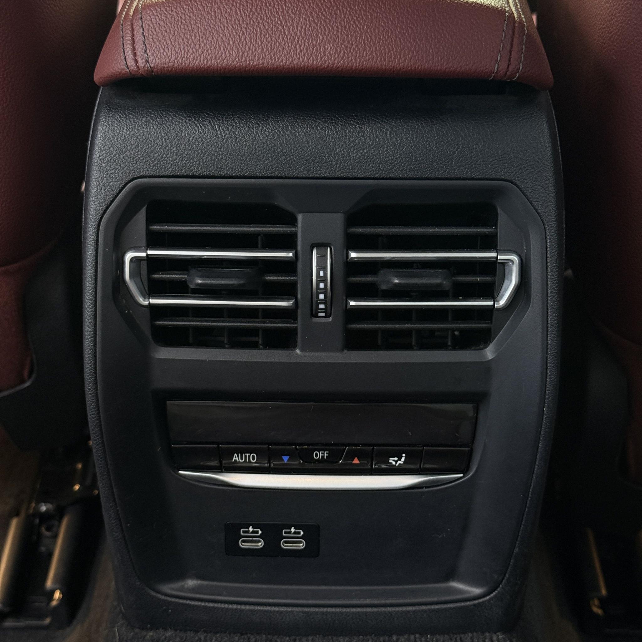 BMW 3 2023, фото 14