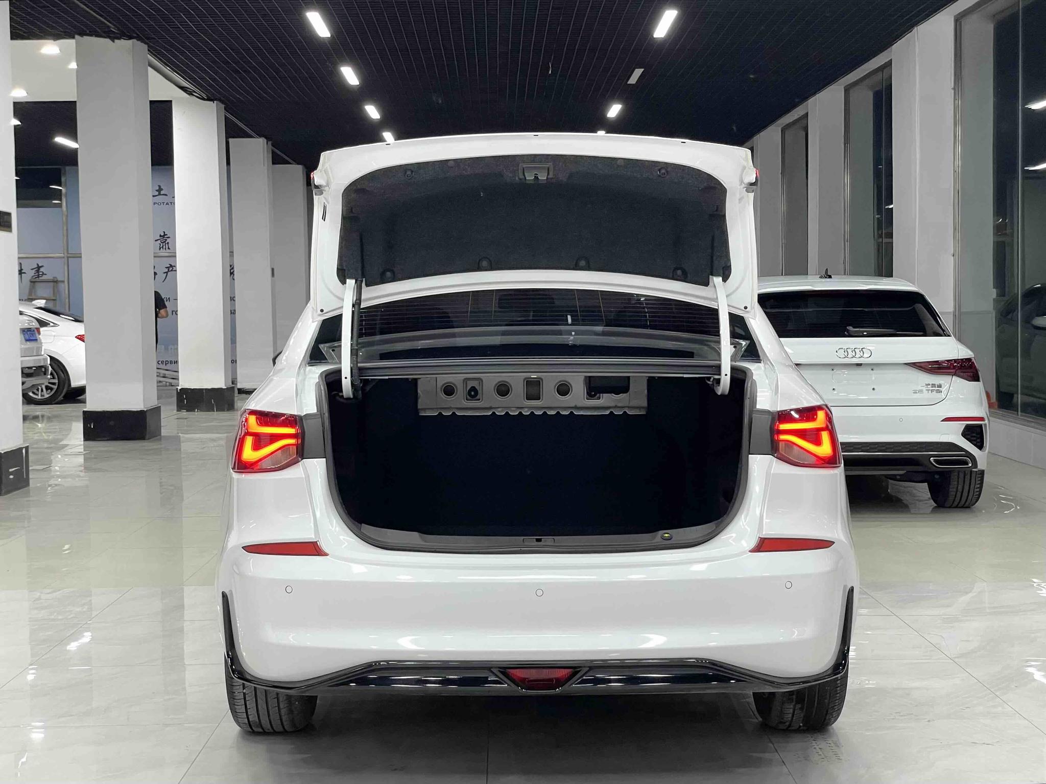 Chevrolet Onix 2023, фото 16