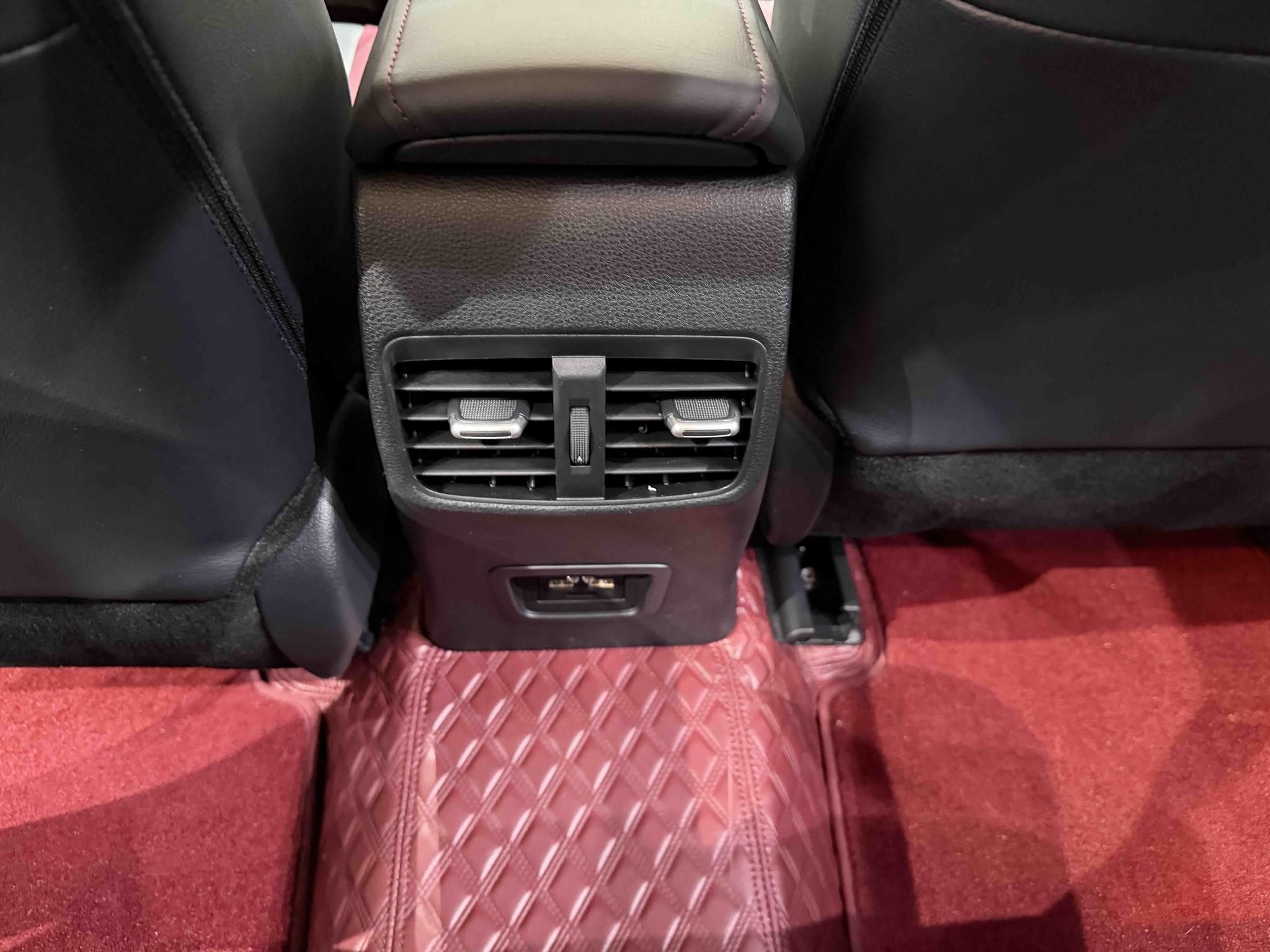 Toyota Corolla 2023, фото 15