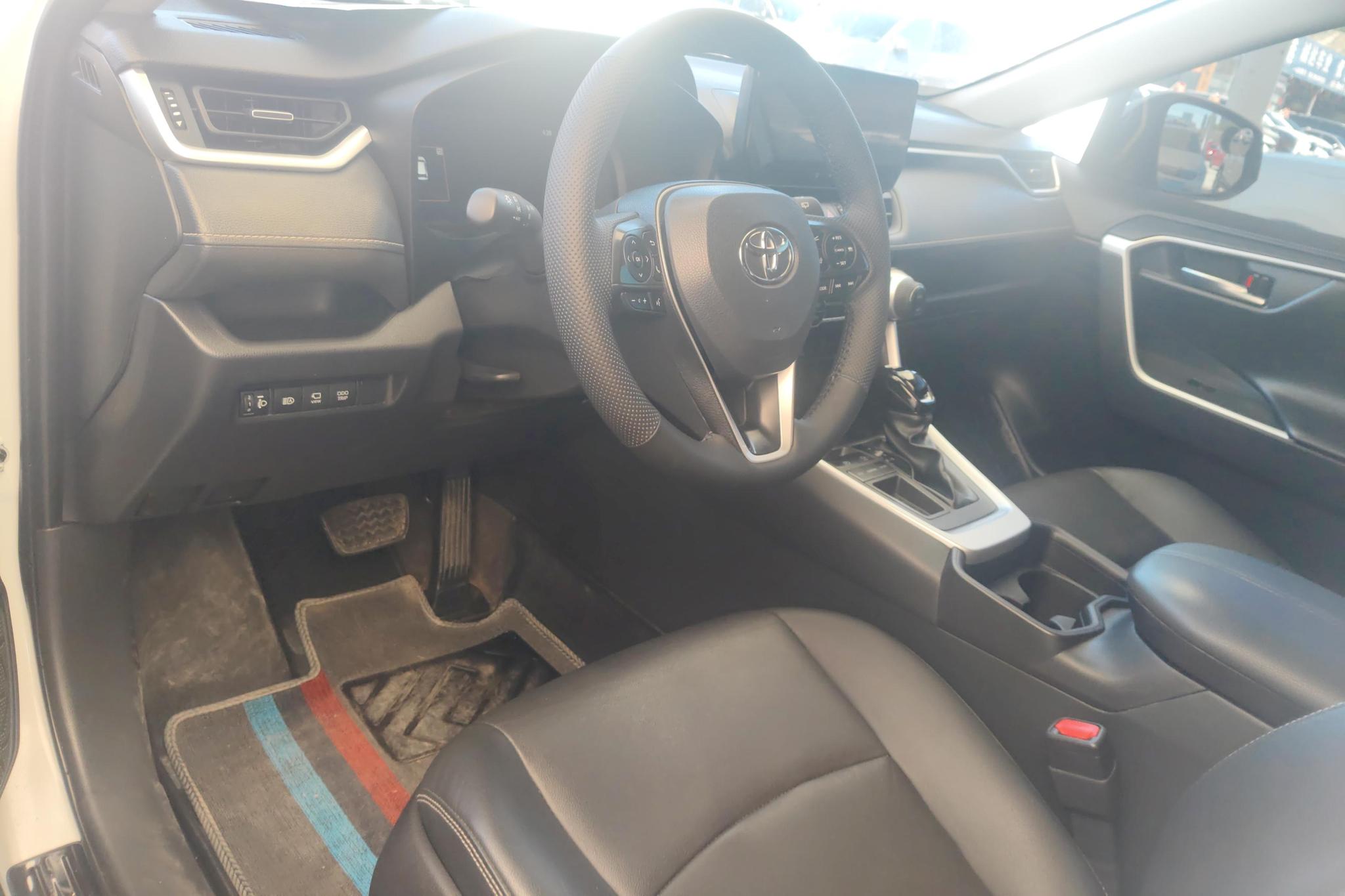 Toyota RAV4 2024, фото 14