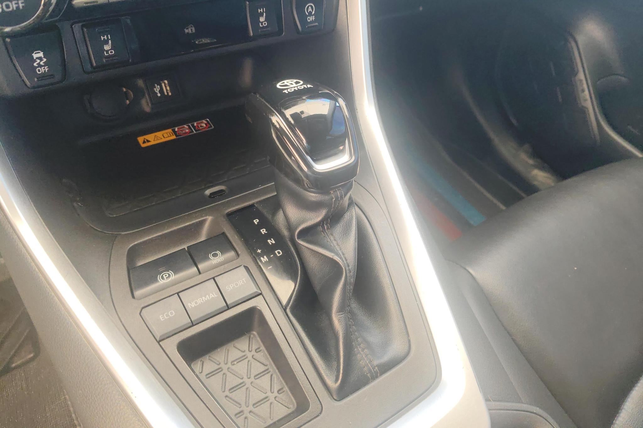Toyota RAV4 2024, фото 16