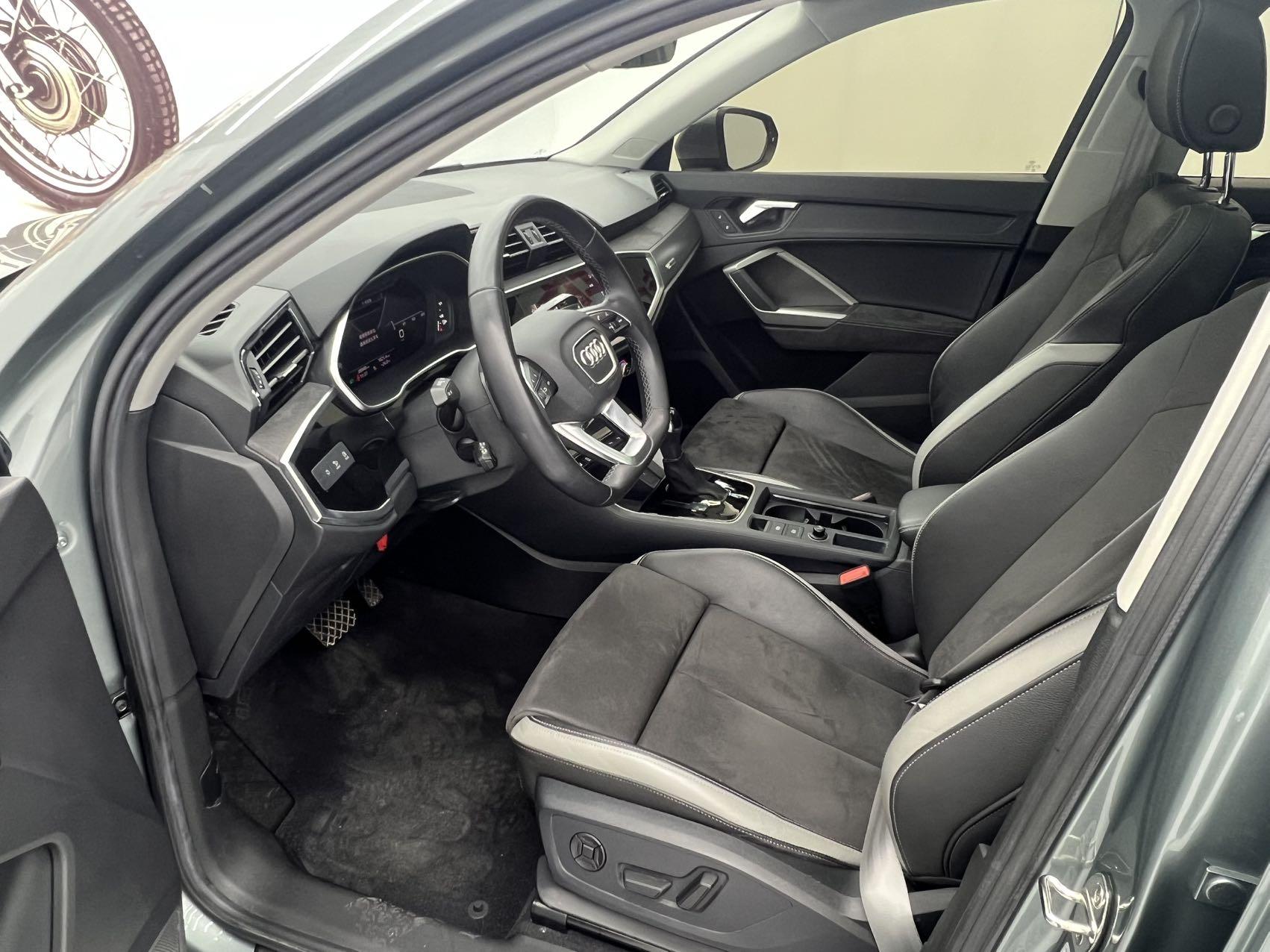 Audi Q3 2022, фото 14