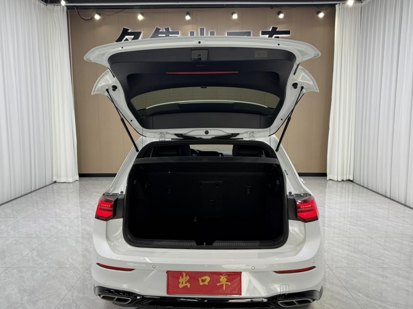 Volkswagen Golf 2023, фото 17