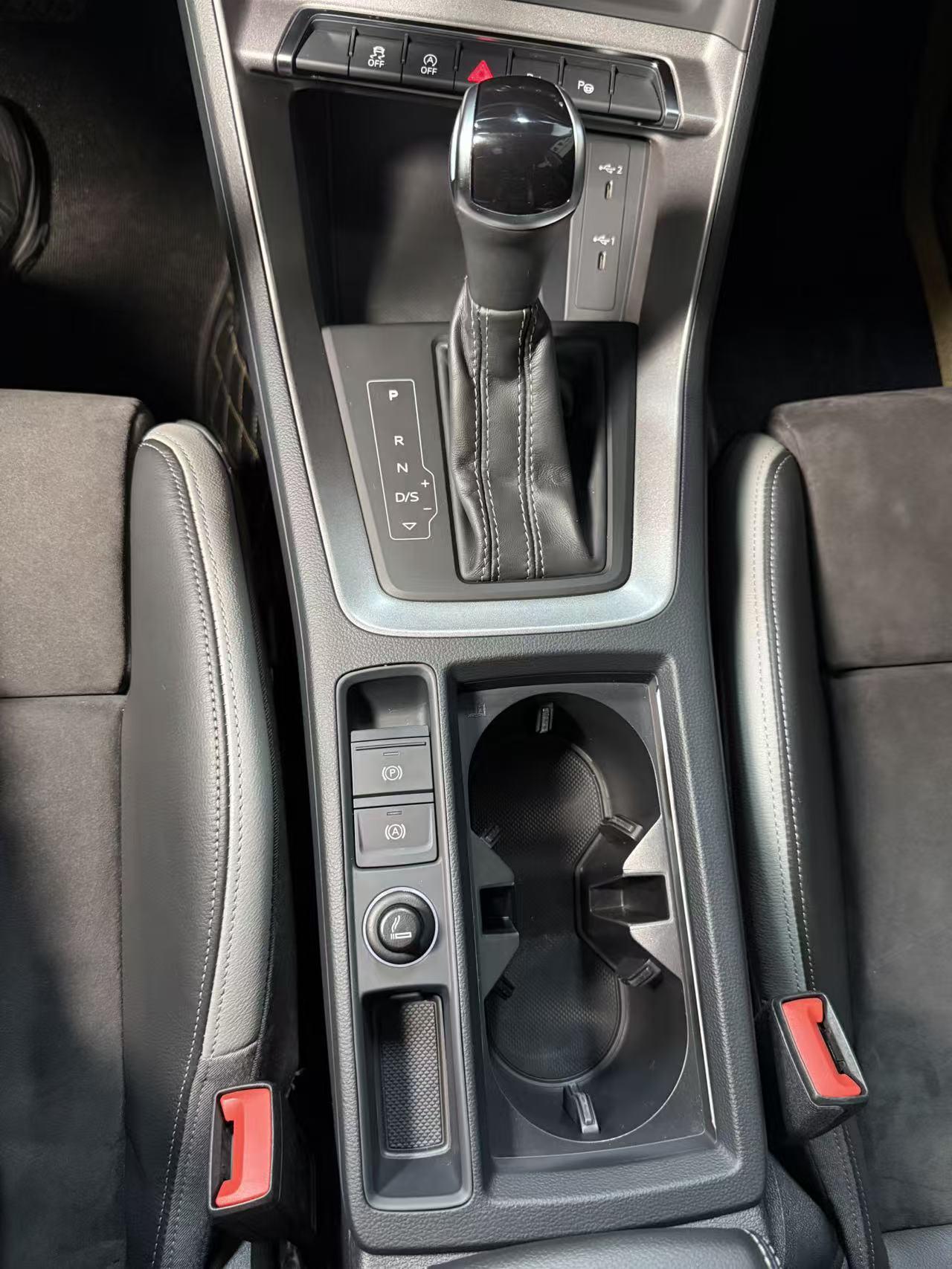 Audi Q3 2022, фото 16