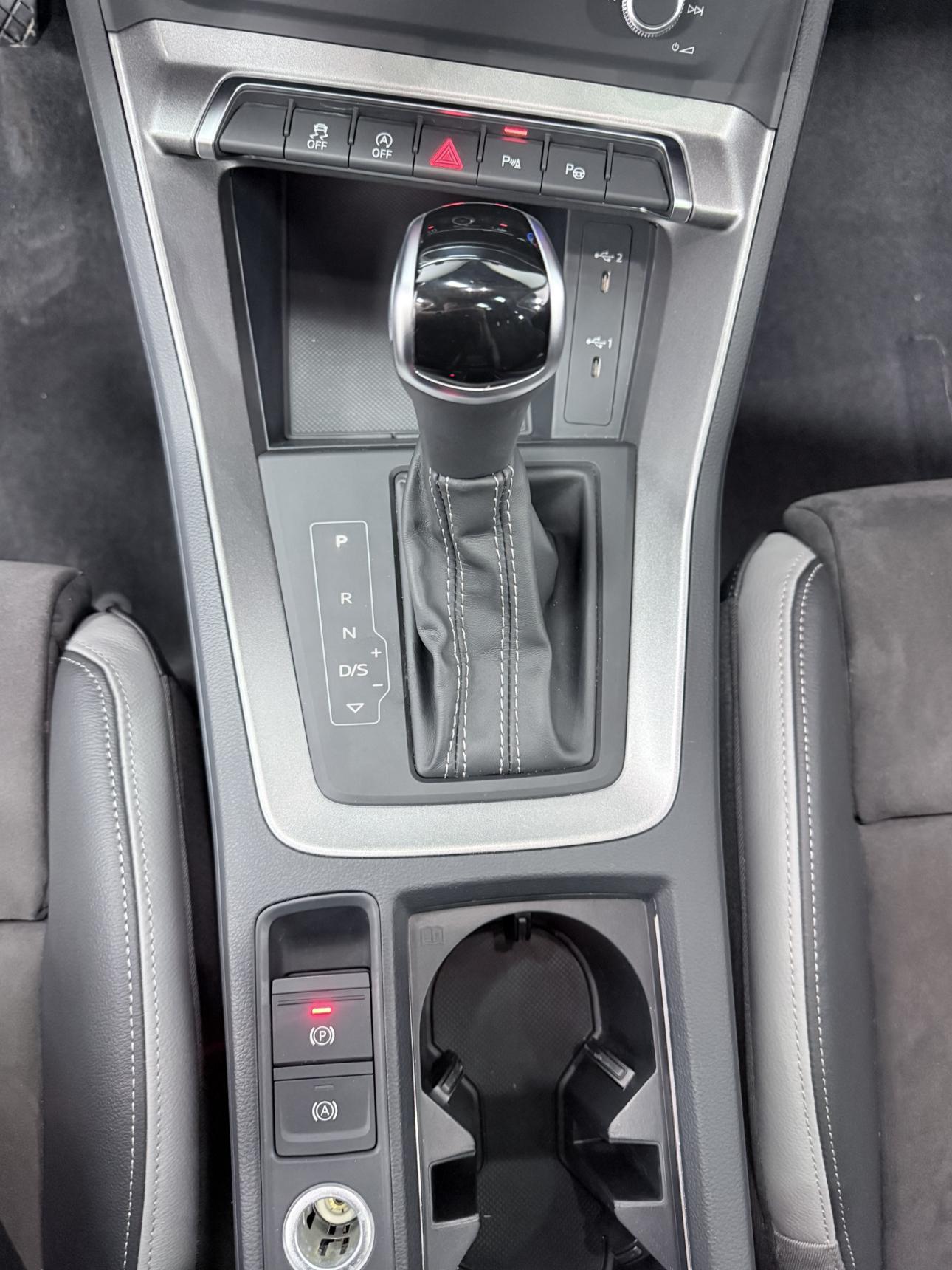 Audi Q3 2022, фото 14